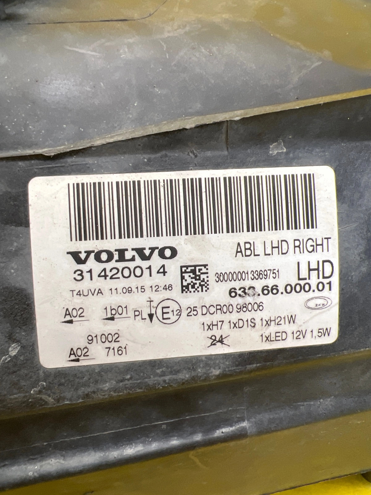 Phare droit Volvo XC70 V70 S80 Lift Xenon Torsion 13-16 31420014 Autolamps 3 Phare droit Volvo XC70 V70 S80 Lift Xenon Torsion 13-16 31420014
