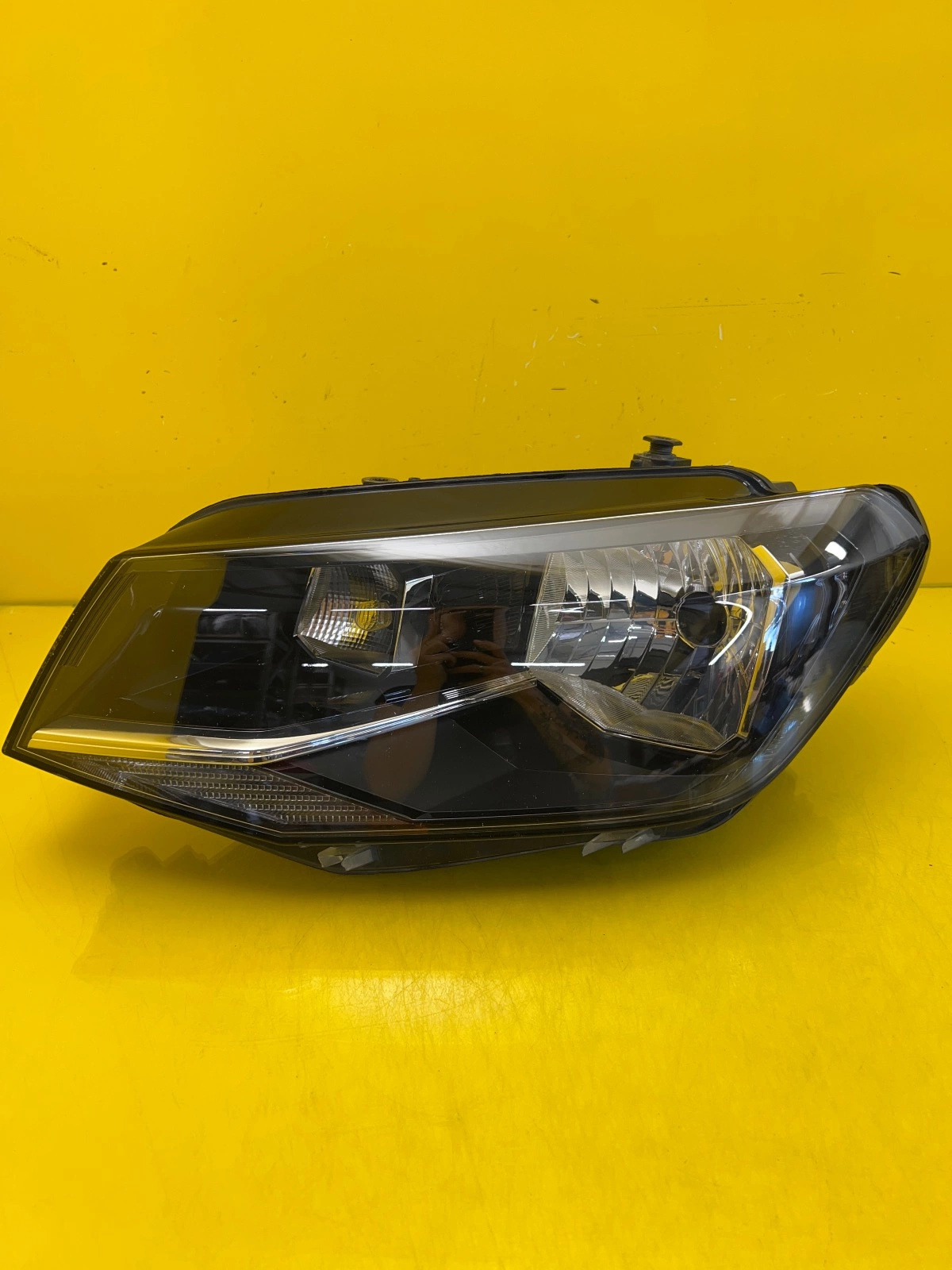 Phare gauche VW Caddy 2K1 Lift Ordinaire 2K1941015B Autolamps Phare gauche VW Caddy 2K1 Lift Ordinaire 2K1941015B