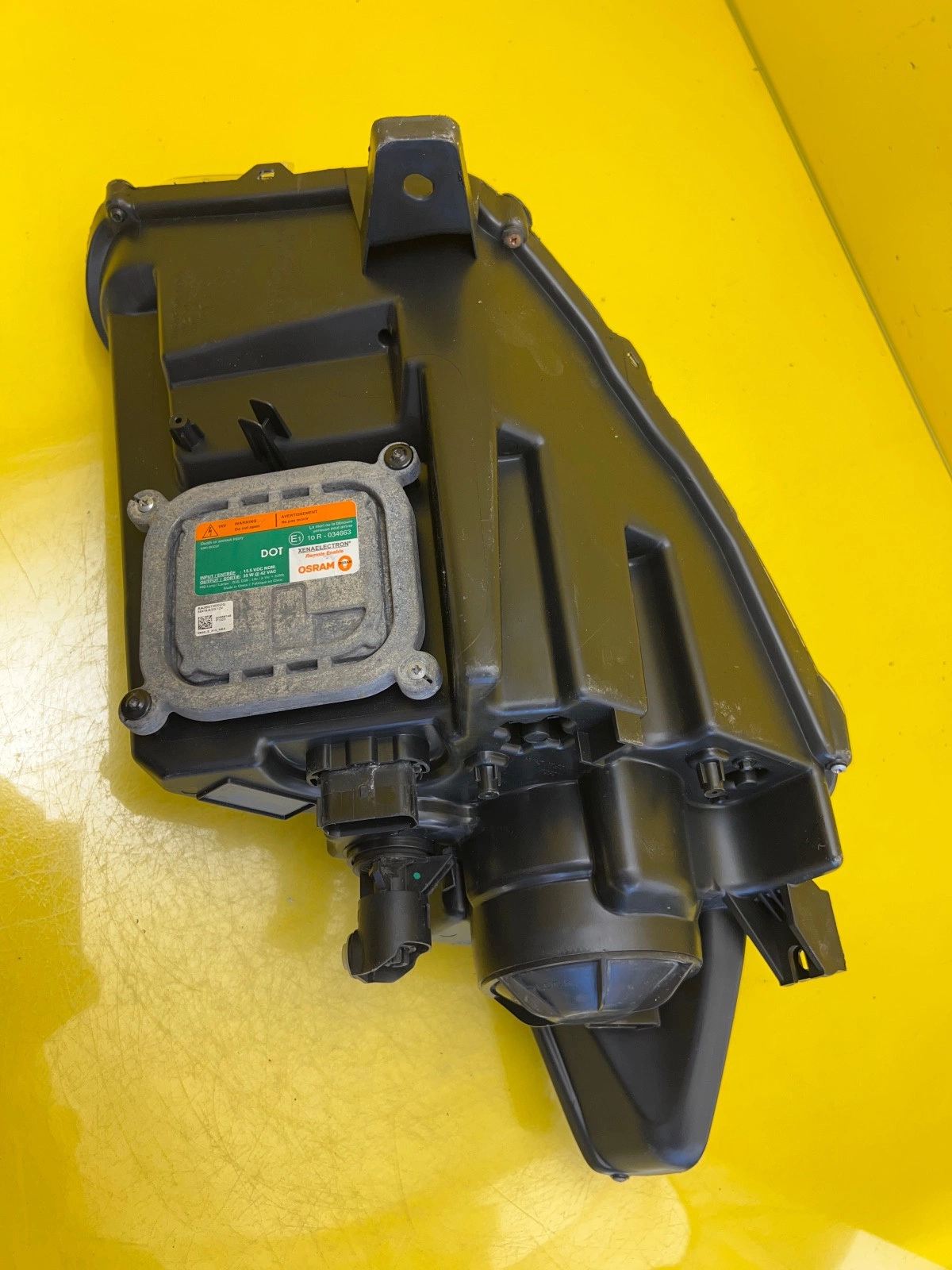 Phare avant gauche Ford Mustang VI 15-17 Xenon USA Autolamps 5 Phare avant gauche Ford Mustang VI 15-17 Xenon USA