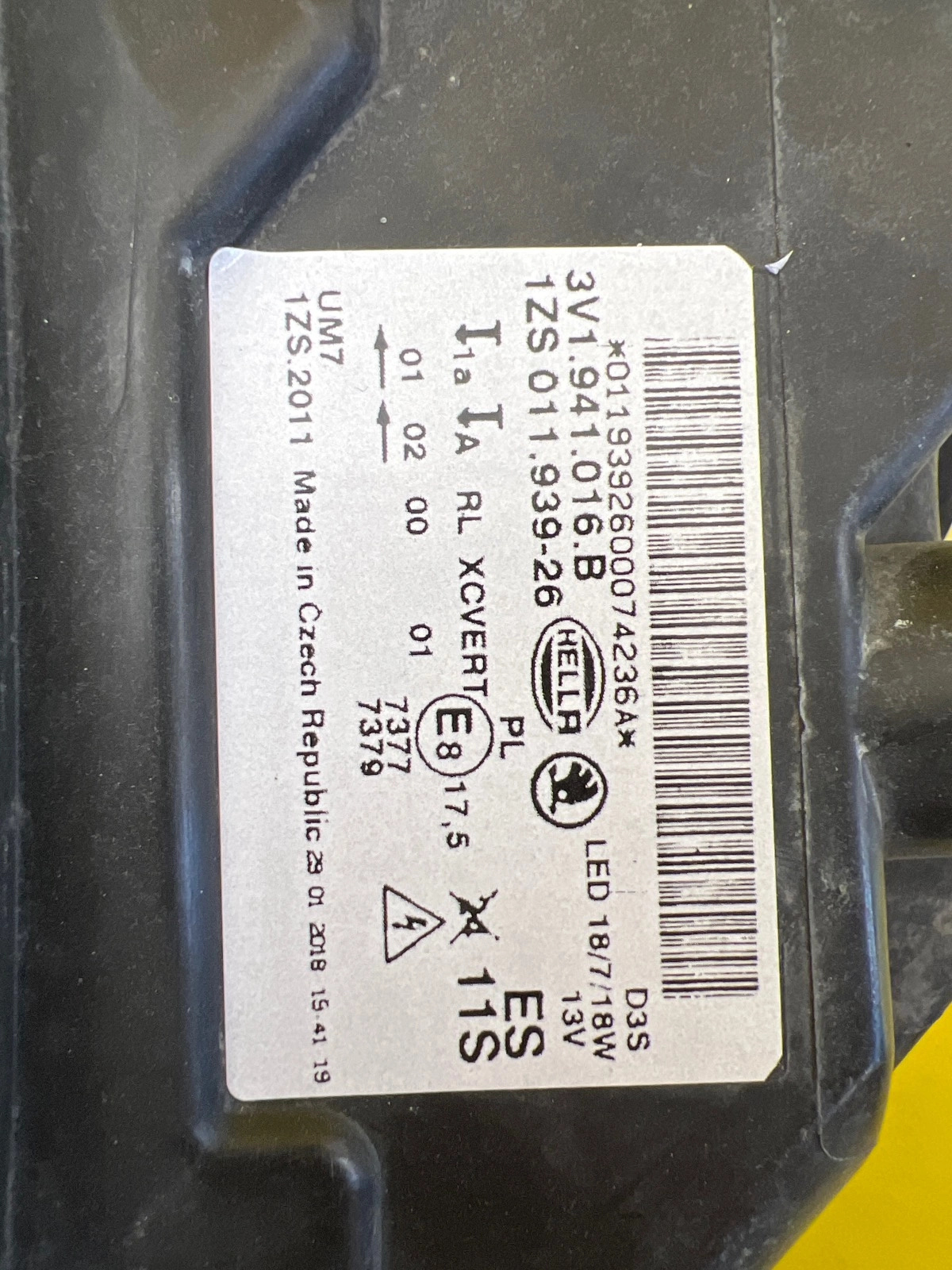 Phare droit Skoda Superb III Bi Xenon Led 3V1941016B Autolamps 2 Phare droit Skoda Superb III Bi Xenon Led 3V1941016B