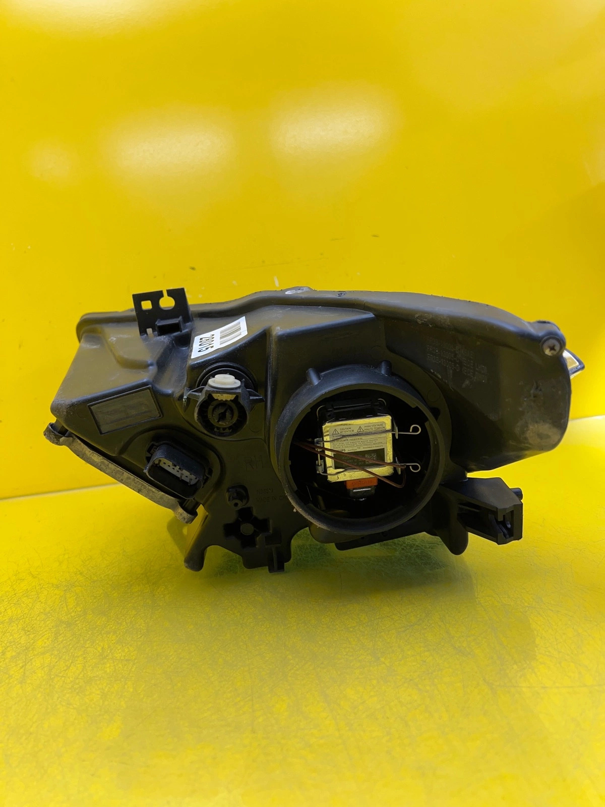 Phare avant droit Ford Mustang VI 15-17 Xenon USA Autolamps 4 Phare avant droit Ford Mustang VI 15-17 Xenon USA