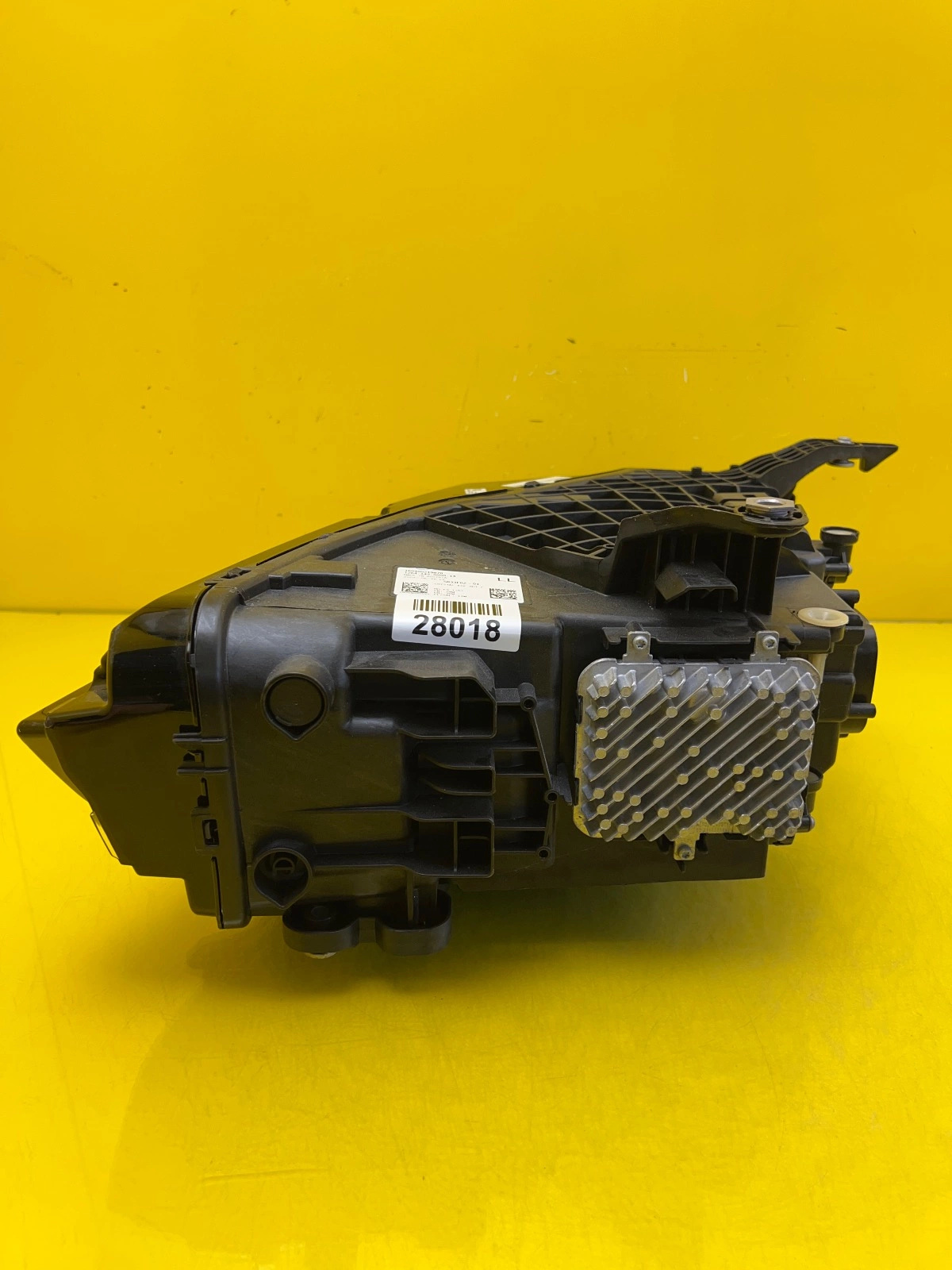 Phare avant droit BMW 7 G70 Crystal Full Led 5B33F02-01 Autolamps 3 Phare avant droit BMW 7 G70 Crystal Full Led 5B33F02-01