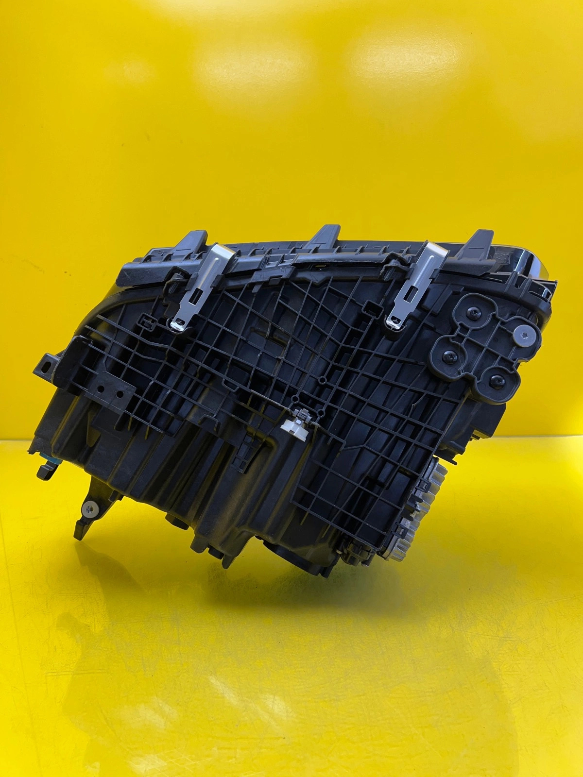 Phare avant droit BMW 7 G70 Crystal Full Led 5B33F02-01 Autolamps 5 Phare avant droit BMW 7 G70 Crystal Full Led 5B33F02-01