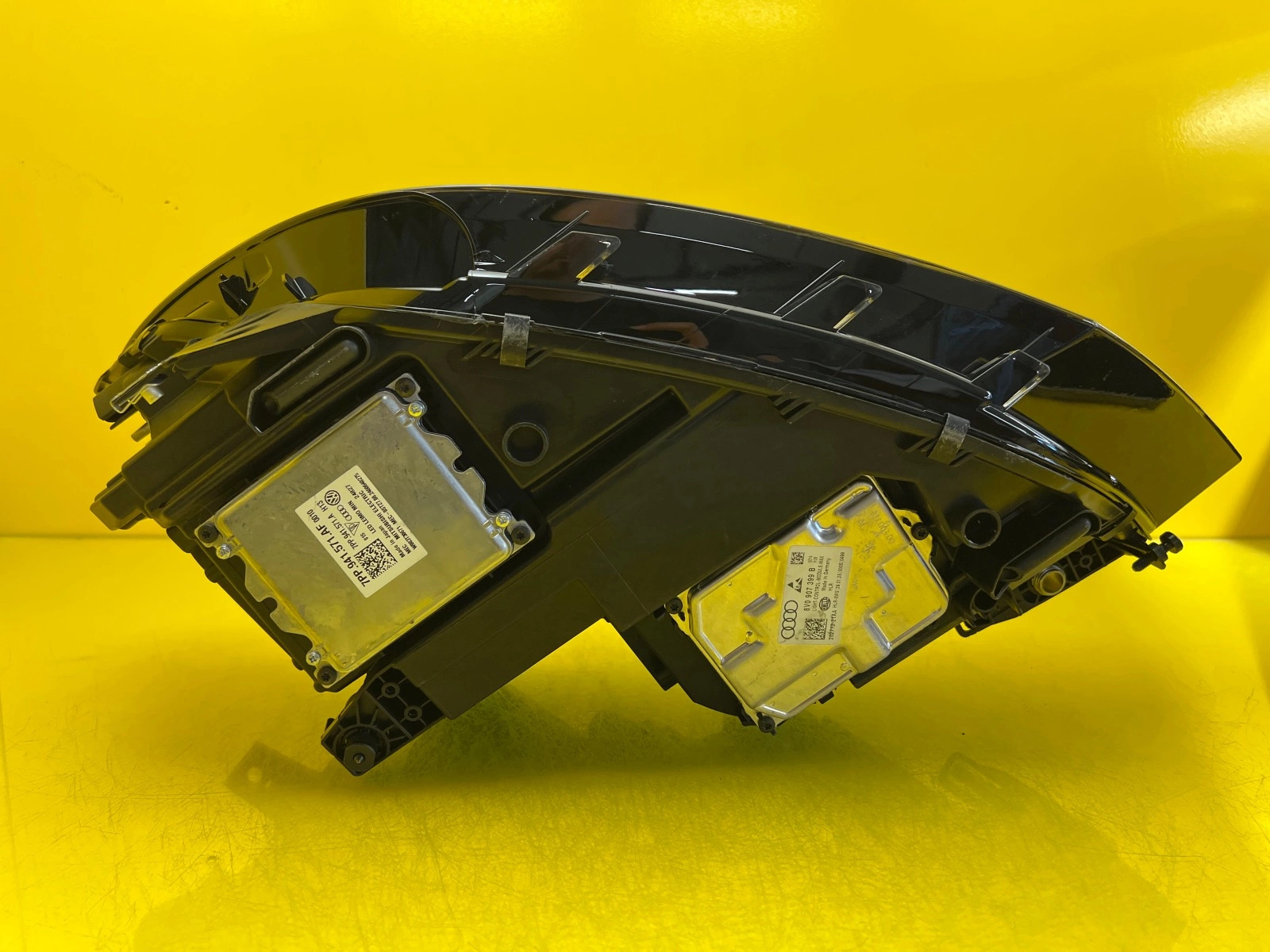 Phare avant droit VW Touran III Full Led 5TB941082D Autolamps 6 Phare avant droit VW Touran III Full Led 5TB941082D