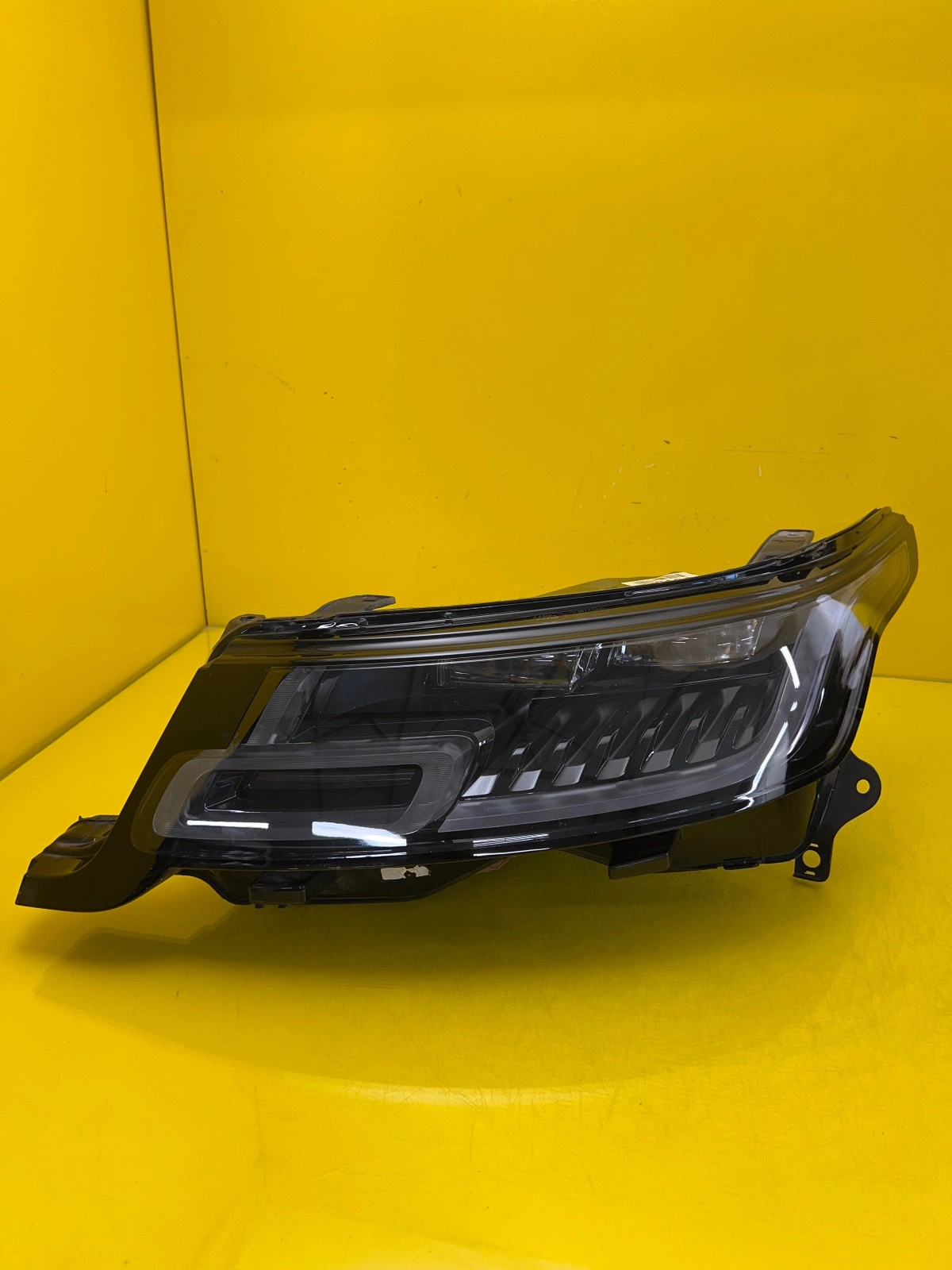 Phare gauche Range Rover Sport L494 Lift Mid Led JK62-13W030-EJ Autolamps Phare gauche Range Rover Sport L494 Lift Mid Led JK62-13W030-EJ