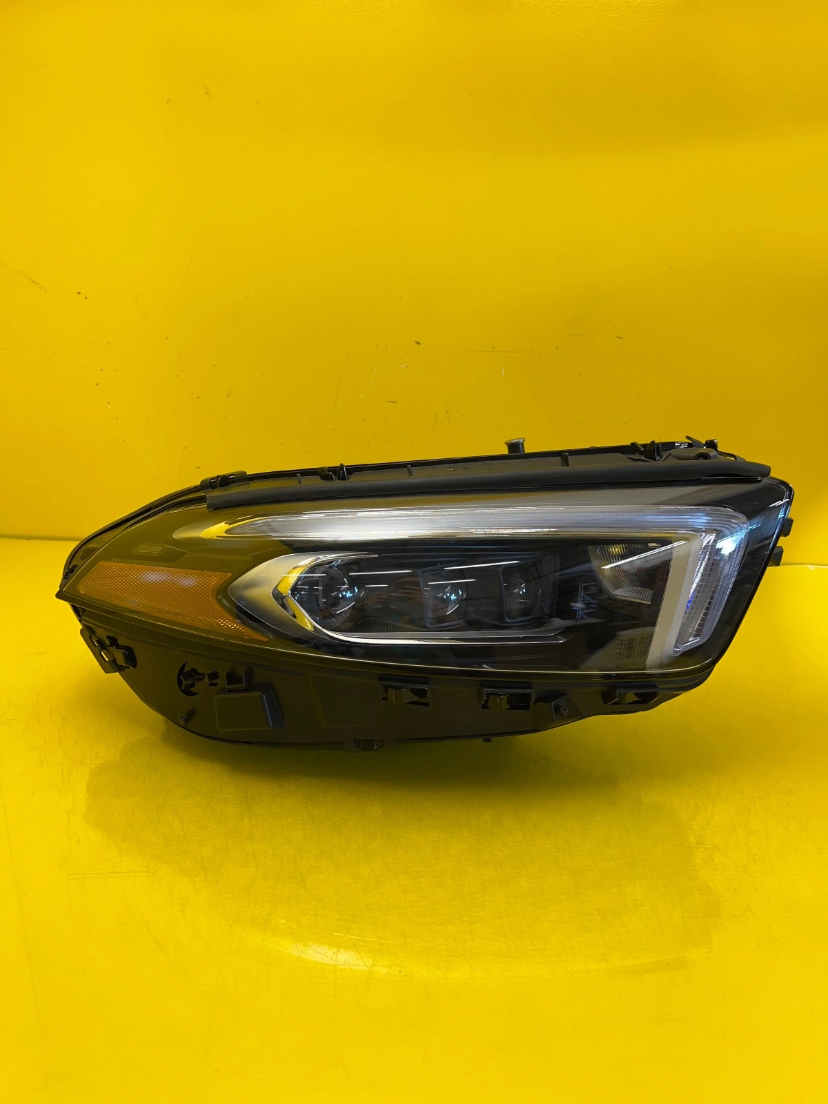 Phare droit Mercedes Classe A W177 Multibeam USA A1779063005 Autolamps Phare droit Mercedes Classe A W177 Multibeam USA A1779063005