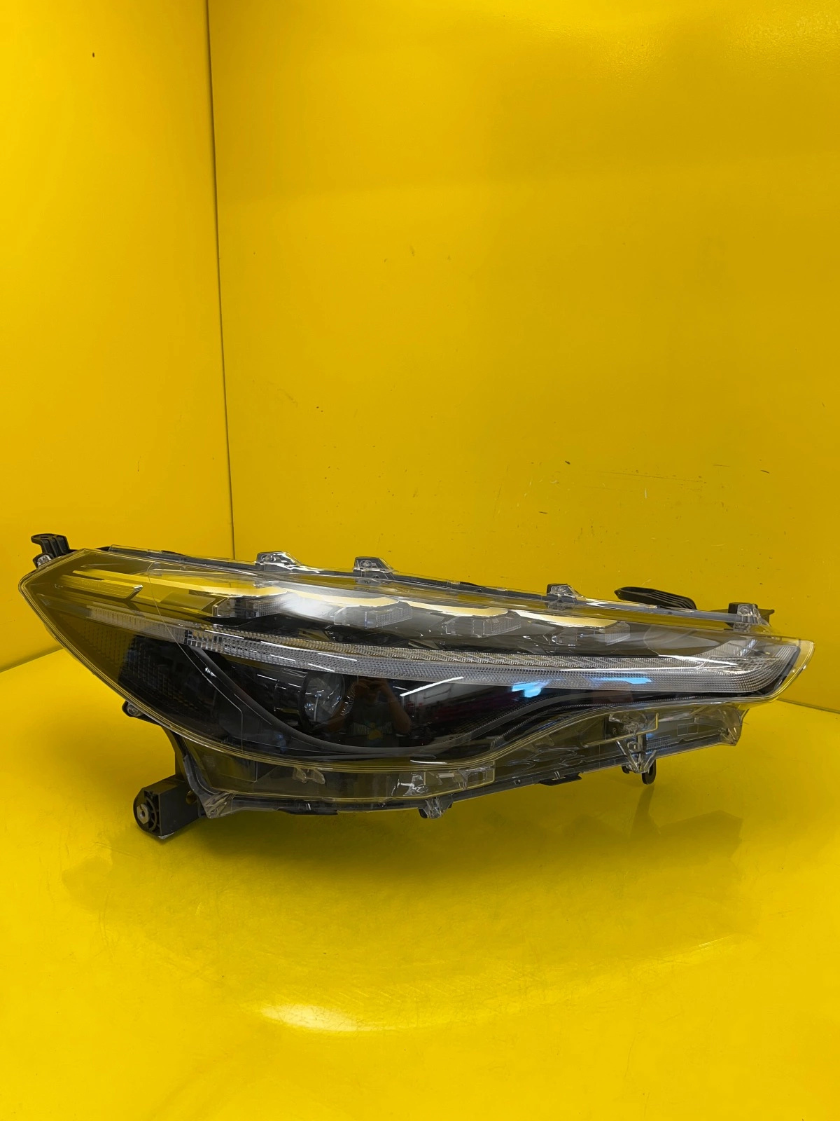 Phare avant droit Toyota Corolla Cross 23- Full Led Autolamps Phare avant droit Toyota Corolla Cross 23- Full Led