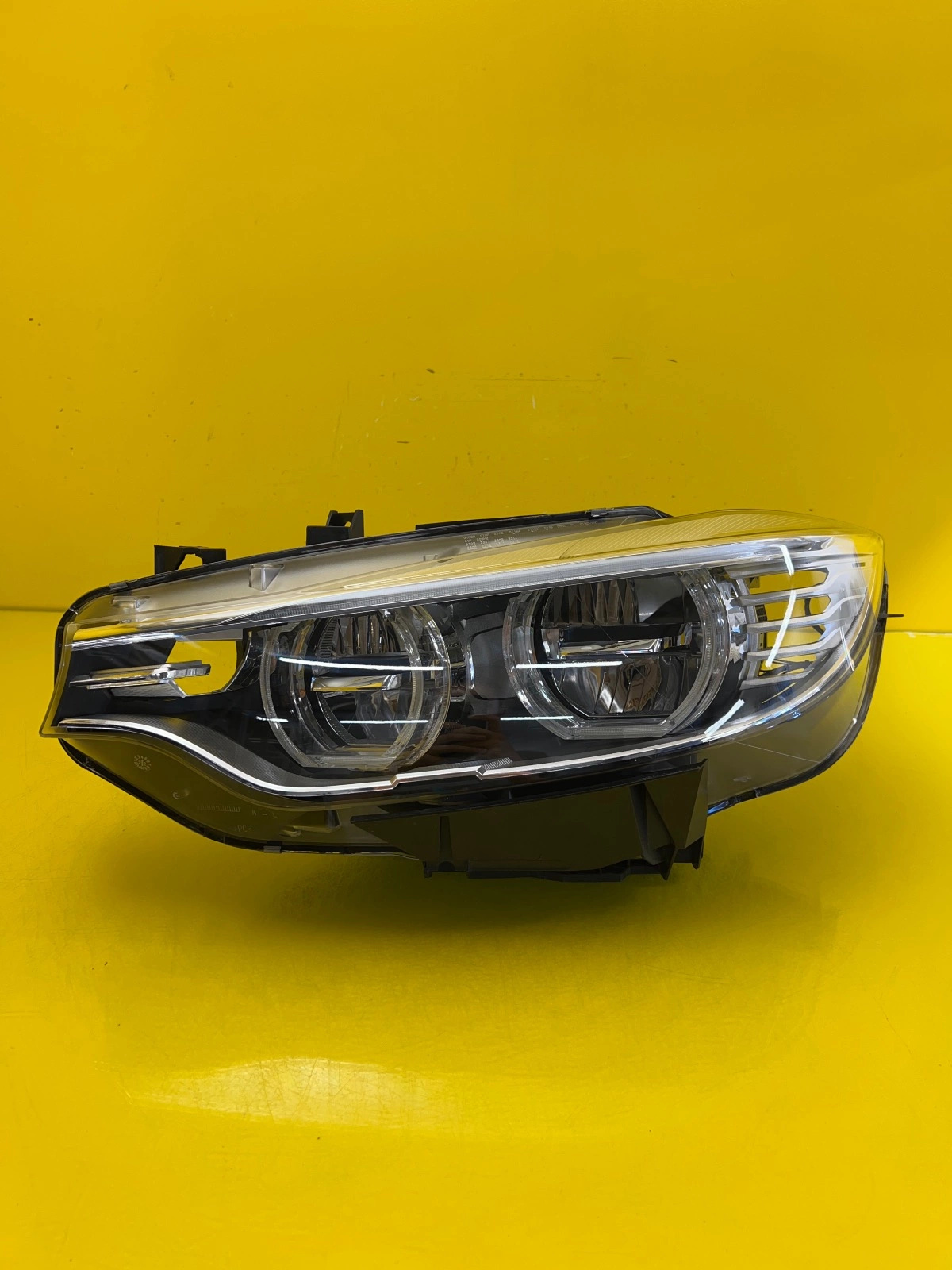 Phare gauche BMW F32 F33 F36 Full Led Adaptive 7424101-02 Autolamps Phare gauche BMW F32 F33 F36 Full Led Adaptive 7424101-02