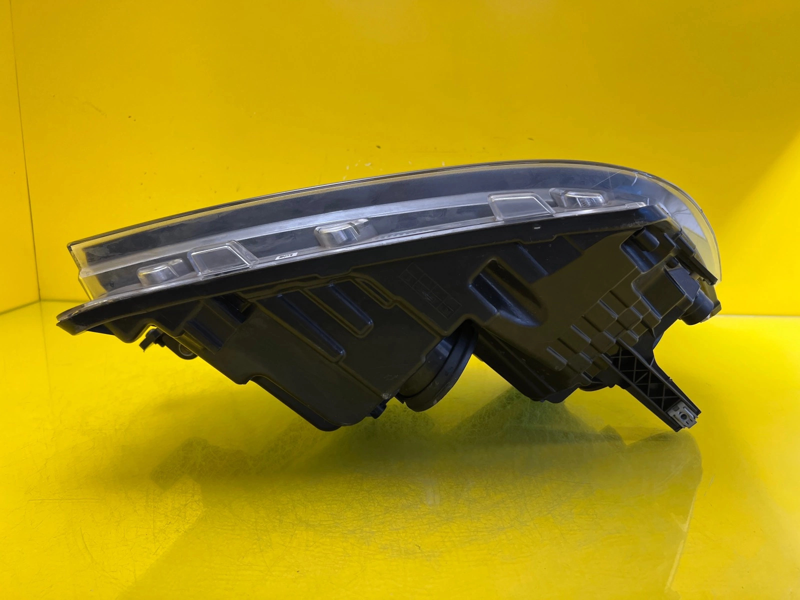 Phare gauche droit avant VW Crafter II 7C1 7C1941005A 7C1941006A Autolamps 11 Phare gauche droit avant VW Crafter II 7C1 7C1941005A 7C1941006A