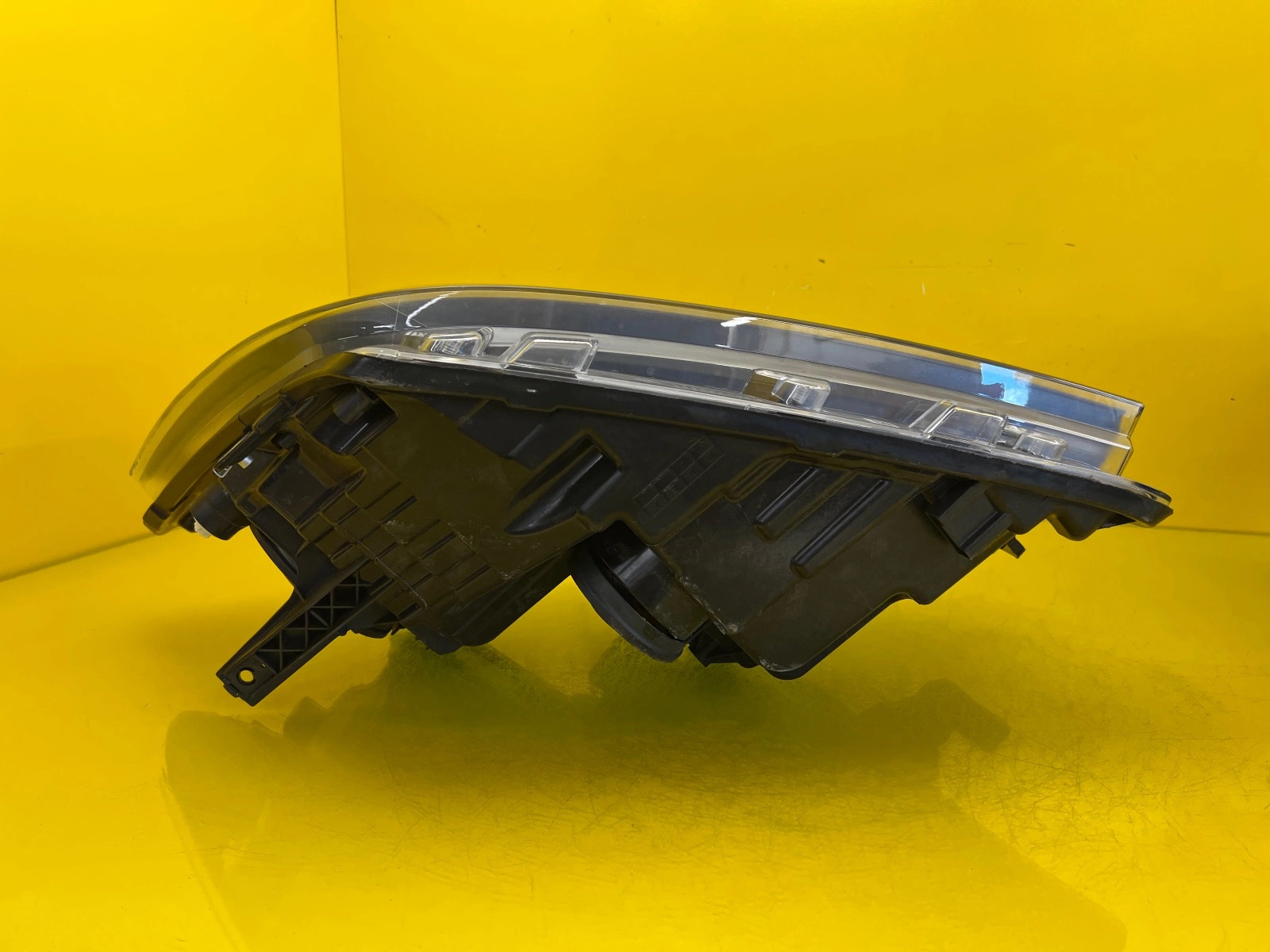 Phare gauche droit avant VW Crafter II 7C1 7C1941005A 7C1941006A Autolamps 6 Phare gauche droit avant VW Crafter II 7C1 7C1941005A 7C1941006A