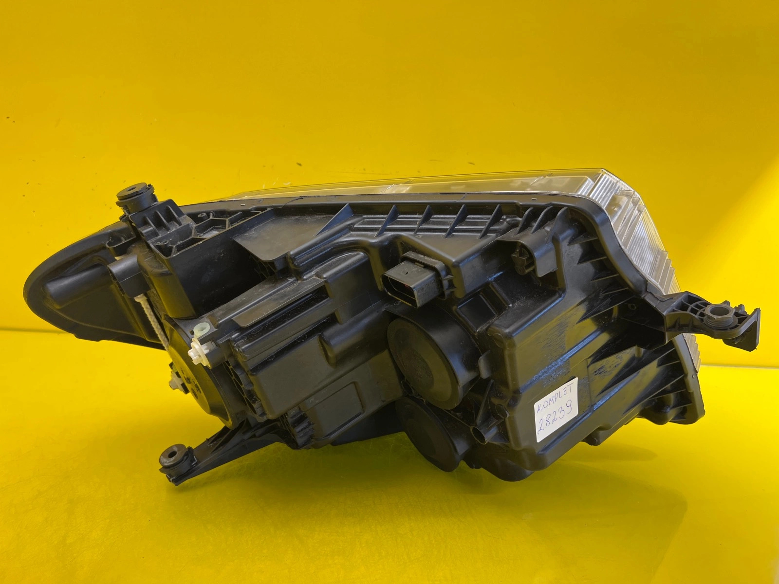 Phare gauche droit avant VW Crafter II 7C1 7C1941005A 7C1941006A Autolamps 9 Phare gauche droit avant VW Crafter II 7C1 7C1941005A 7C1941006A