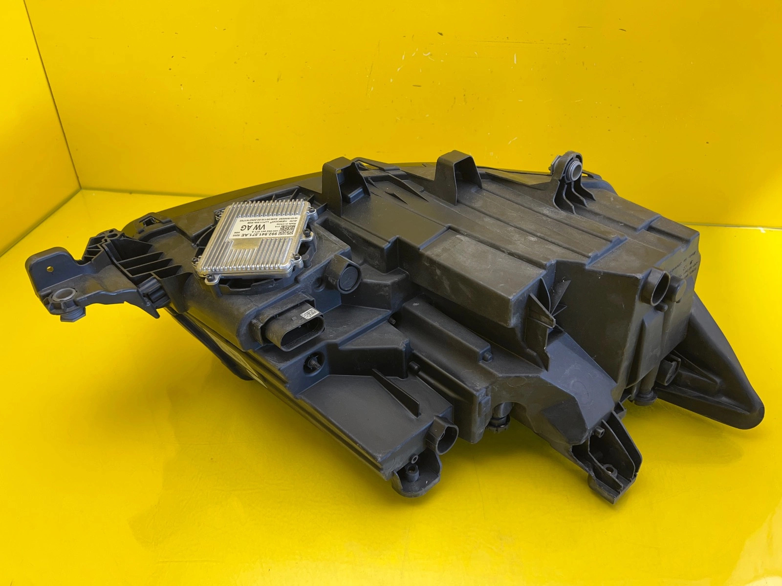 Phare gauche VW T7 Transporter Full Led 7T1941035A Autolamps 6 Phare gauche VW T7 Transporter Full Led 7T1941035A