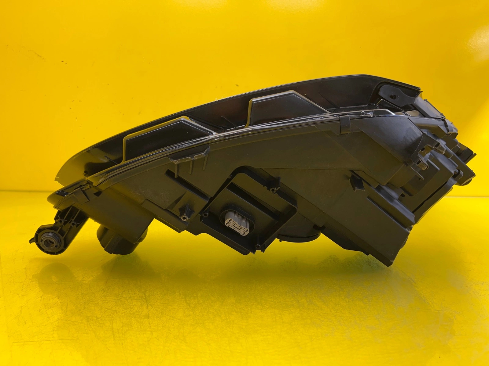 Phare gauche Audi A5 8W6 Bi-Xenon 16-20 8W6941005C Autolamps 6 Phare gauche Audi A5 8W6 Bi-Xenon 16-20 8W6941005C