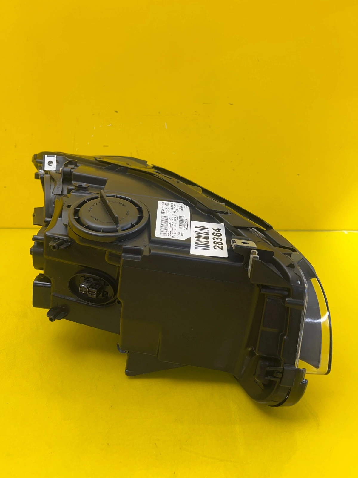 Phare gauche BMW 5 F10 F11 Xenon Torsion 7203251-14 Autolamps 3 Phare gauche BMW 5 F10 F11 Xenon Torsion 7203251-14