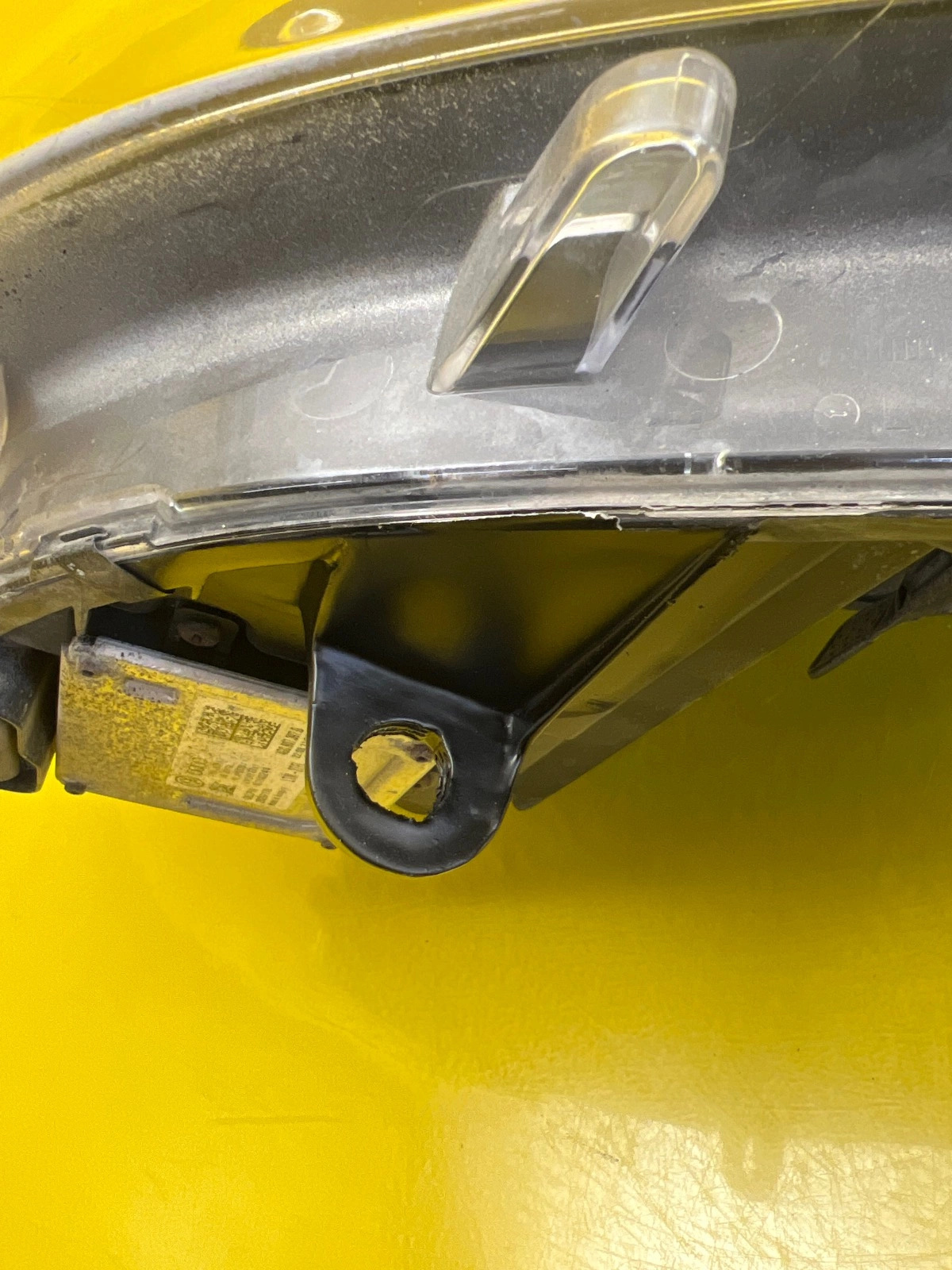 Phare droit VW T5 Lift Xenon + Led 7E5941016 Autolamps 8 Phare droit VW T5 Lift Xenon + Led 7E5941016