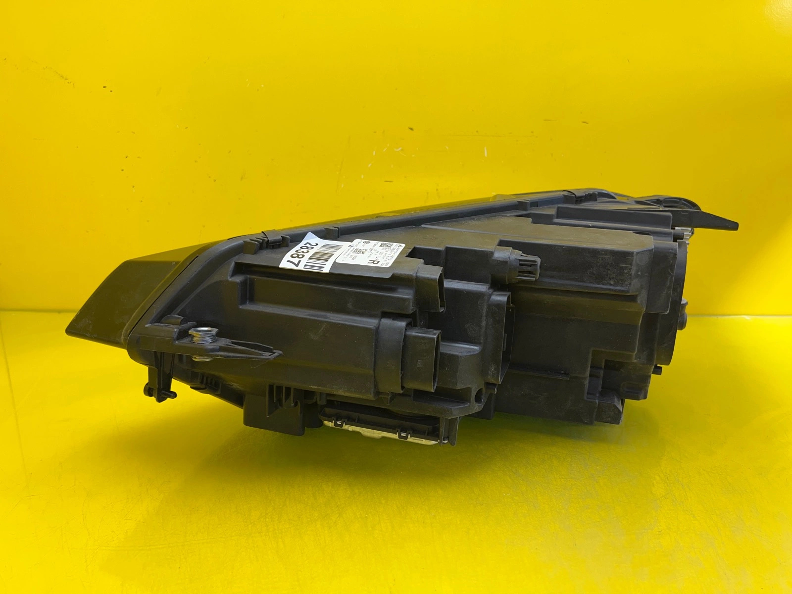 Phare avant droit VW Touran III Full Led 5TB941082D Autolamps 3 Phare avant droit VW Touran III Full Led 5TB941082D