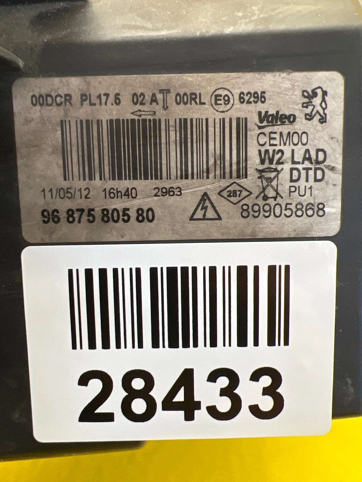 Phare avant droit Peugeot 508 10-14 Xenon Led 9687580580 Autolamps 2 Phare avant droit Peugeot 508 10-14 Xenon Led 9687580580