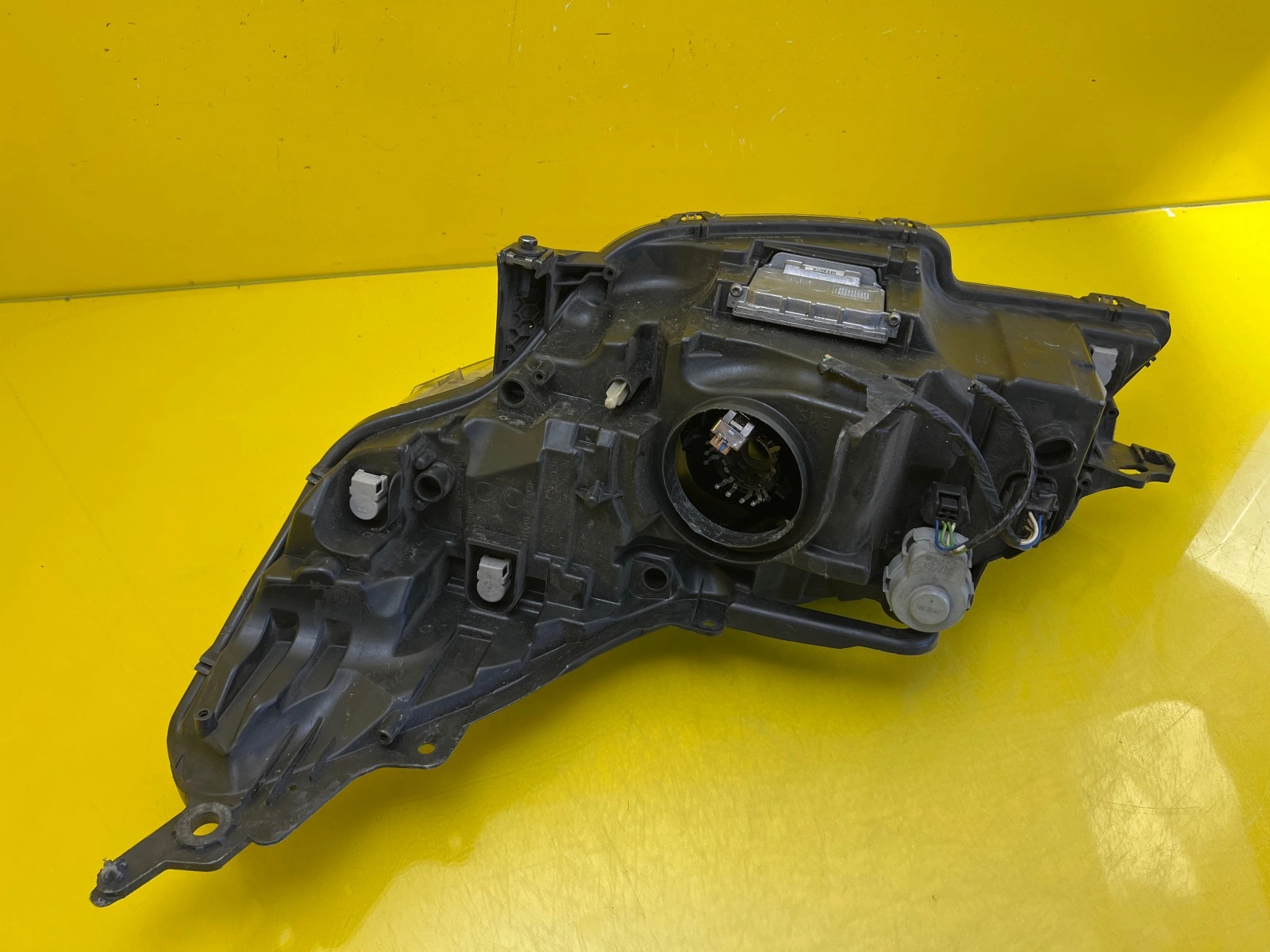 Phare avant droit Peugeot 508 10-14 Xenon Led 9687580580 Autolamps 4 Phare avant droit Peugeot 508 10-14 Xenon Led 9687580580