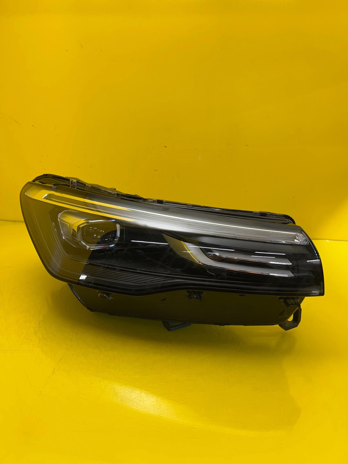 Phare avant droit VW Tiguan III 3 571 Full Led 2024- 571941006B Autolamps Phare avant droit VW Tiguan III 3 571 Full Led 2024- 571941006B