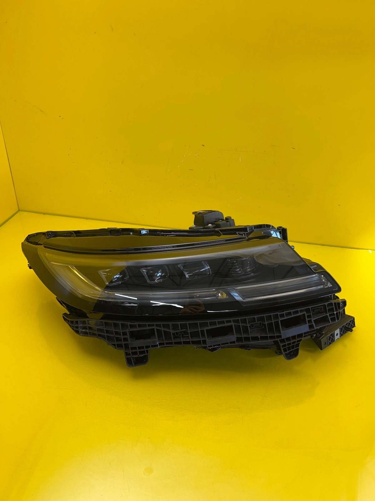 Phare avant droit Range Rover Sport III L461 N9X2-13W029-HD Autolamps Phare avant droit Range Rover Sport III L461 N9X2-13W029-HD