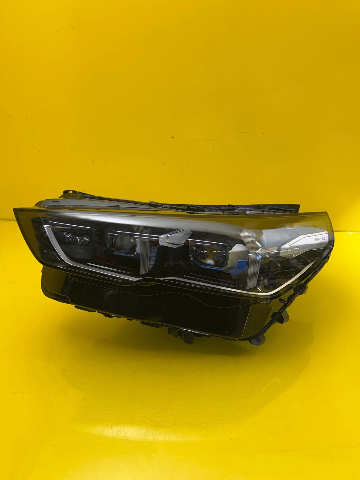 Phare gauche BMW 5 G60 G61 Full led 5A798D1-07 Autolamps Phare gauche BMW 5 G60 G61 Full led 5A798D1-07