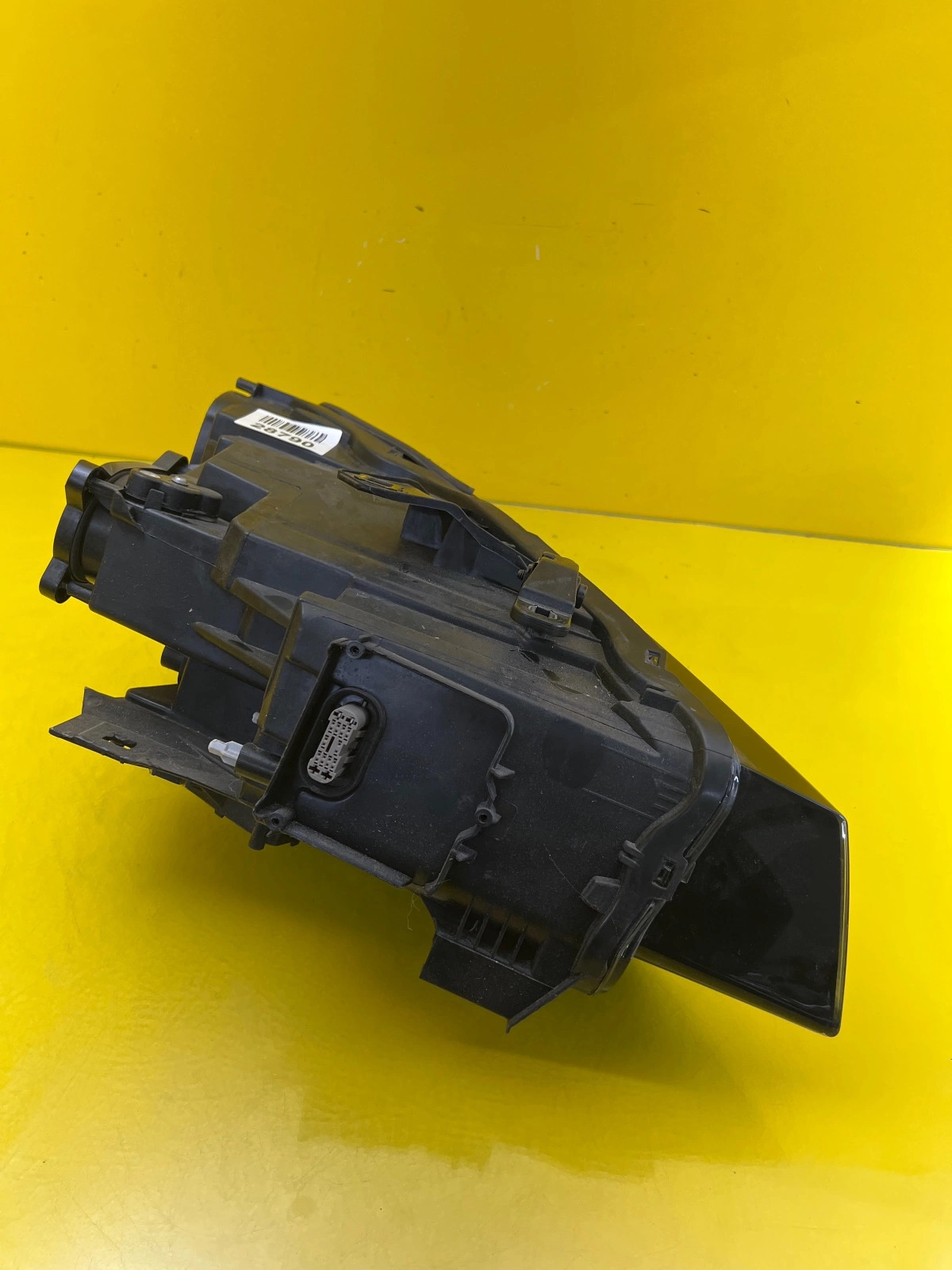 Phare avant gauche Audi Q2 Full Led 81A941033 Autolamps 4 Phare avant gauche Audi Q2 Full Led 81A941033