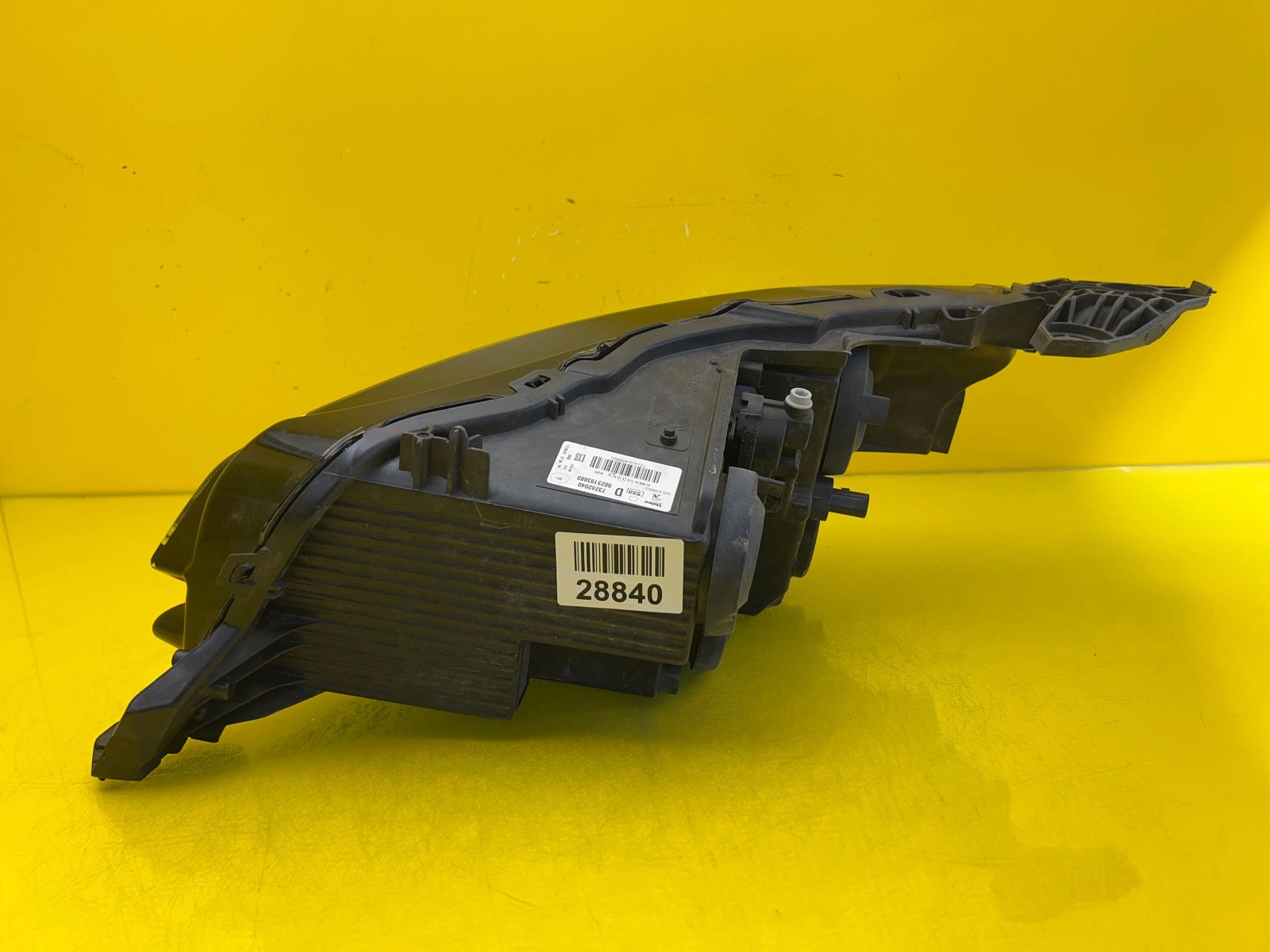 Phare droit Peugeot 208 II 19-22 Regular H7 73282040 9823193880 Autolamps 5 Phare droit Peugeot 208 II 19-22 Regular H7 73282040 9823193880