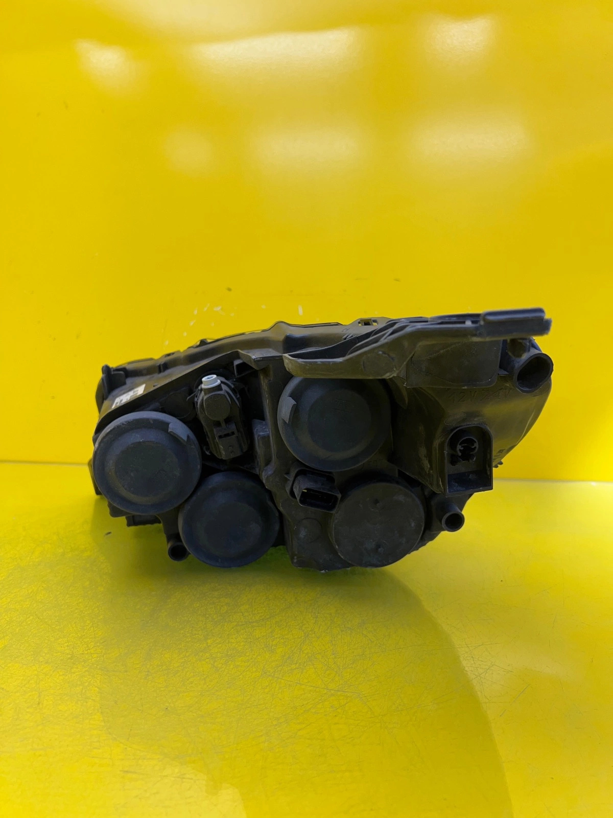 Phare droit Peugeot 208 II 19-22 Regular H7 73282040 9823193880 Autolamps 6 Phare droit Peugeot 208 II 19-22 Regular H7 73282040 9823193880