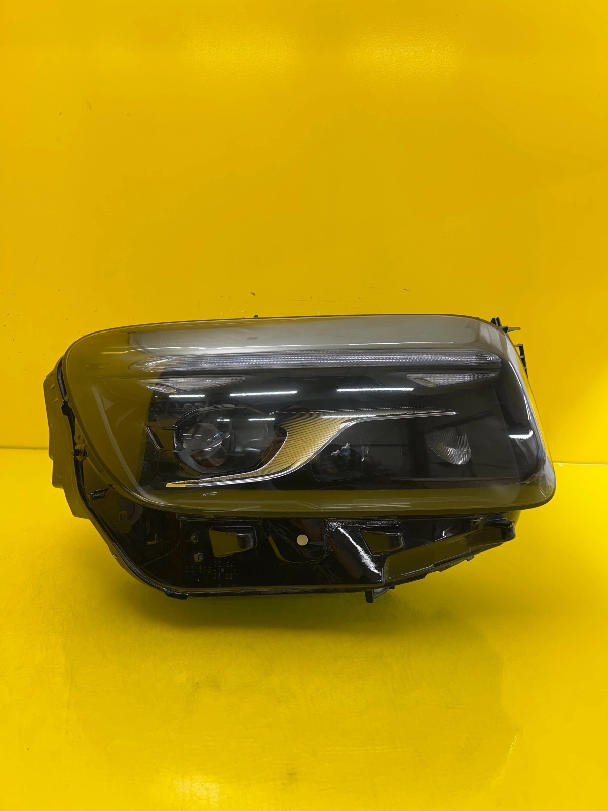 Phare droit Mercedes GLC W247 Lift Full Led Multibeam EU A2479068003 Autolamps Phare droit Mercedes GLC W247 Lift Full Led Multibeam EU A2479068003