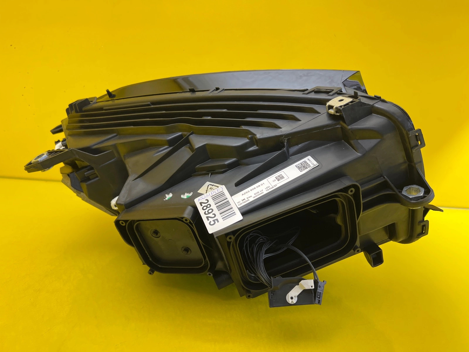 Phare gauche droit Mercedes GLC W253 Full Led 16-20 A2539060901 A2539061001 Autolamps 7 Phare gauche droit Mercedes GLC W253 Full Led 16-20 A2539060901 A2539061001