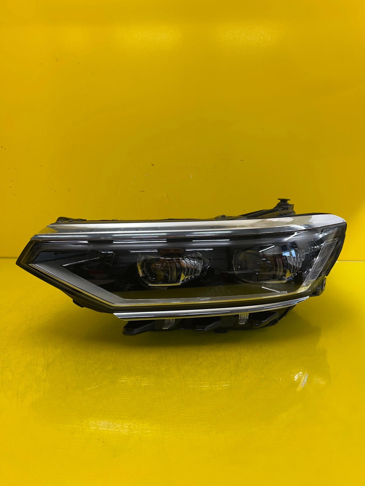 Phare gauche VW Passat B8 Full Led 3G1941081P Autolamps Phare gauche VW Passat B8 Full Led 3G1941081P