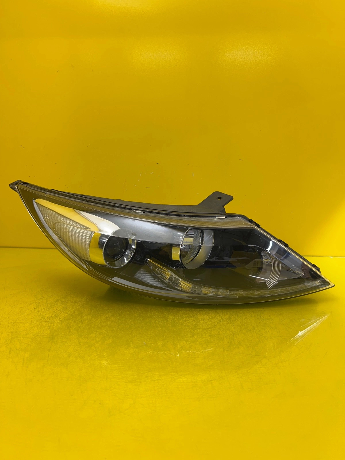 Phare gauche Kia Sportage 3 III 10-15 Regular + Led 92101-3U250 Autolamps Phare gauche Kia Sportage 3 III 10-15 Regular + Led 92101-3U250