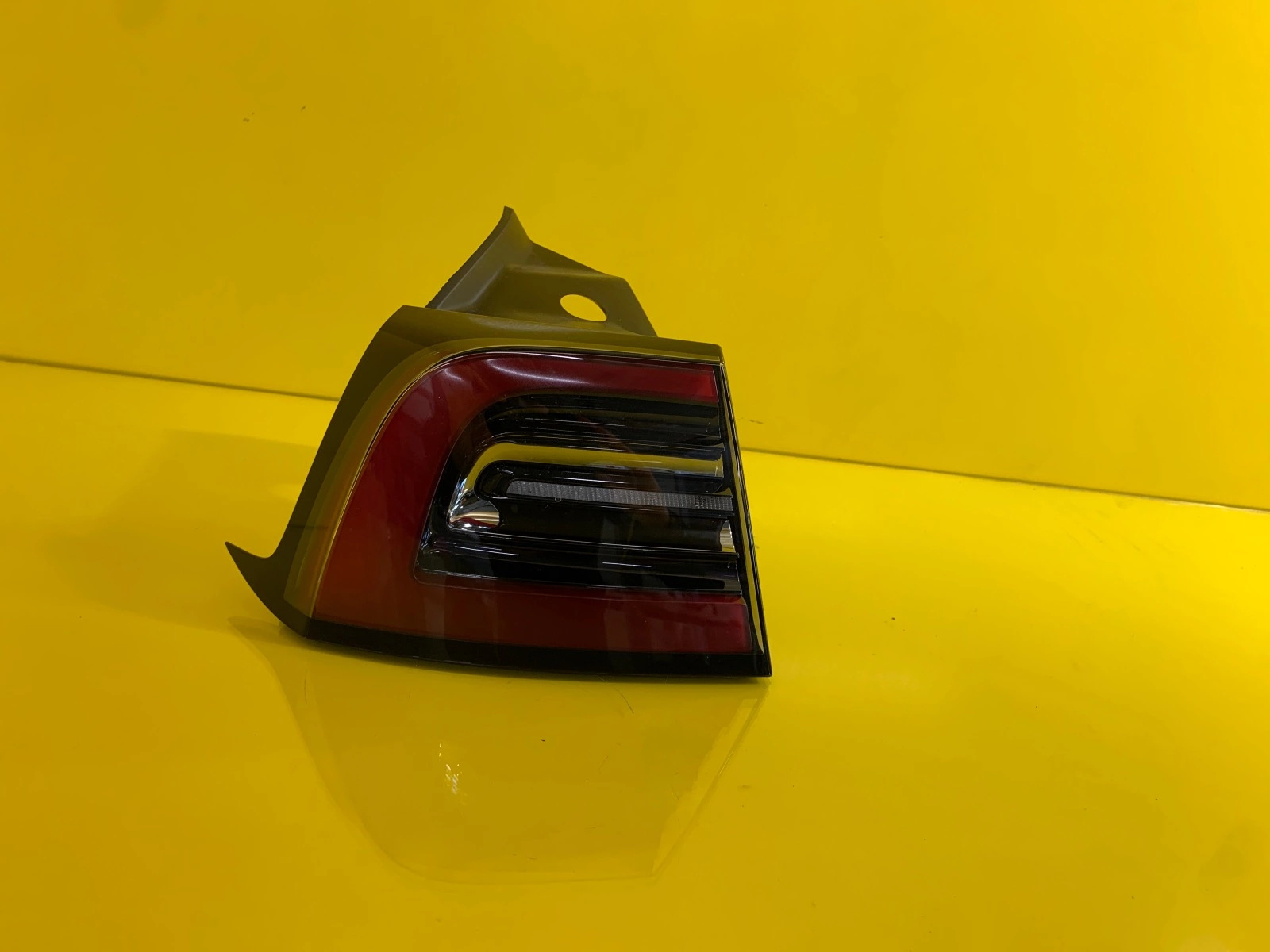 Led feu arrière gauche Tesla Y 3 1502086-00-D 20-23 USA Autolamps Led feu arrière gauche Tesla Y 3 1502086-00-D 20-23 USA