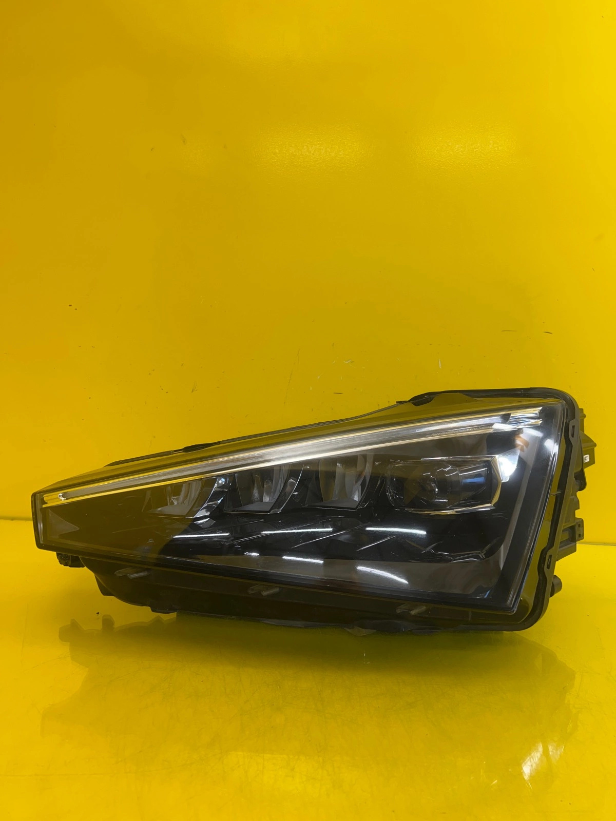 Phare gauche Skoda Scala Full Led 657941015A Autolamps Phare gauche Skoda Scala Full Led 657941015A