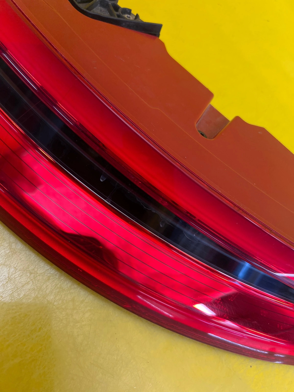 Feu arrière droit Porsche 911 991.2 Lift 99163116605 Autolamps 2 Feu arrière droit Porsche 911 991.2 Lift 99163116605