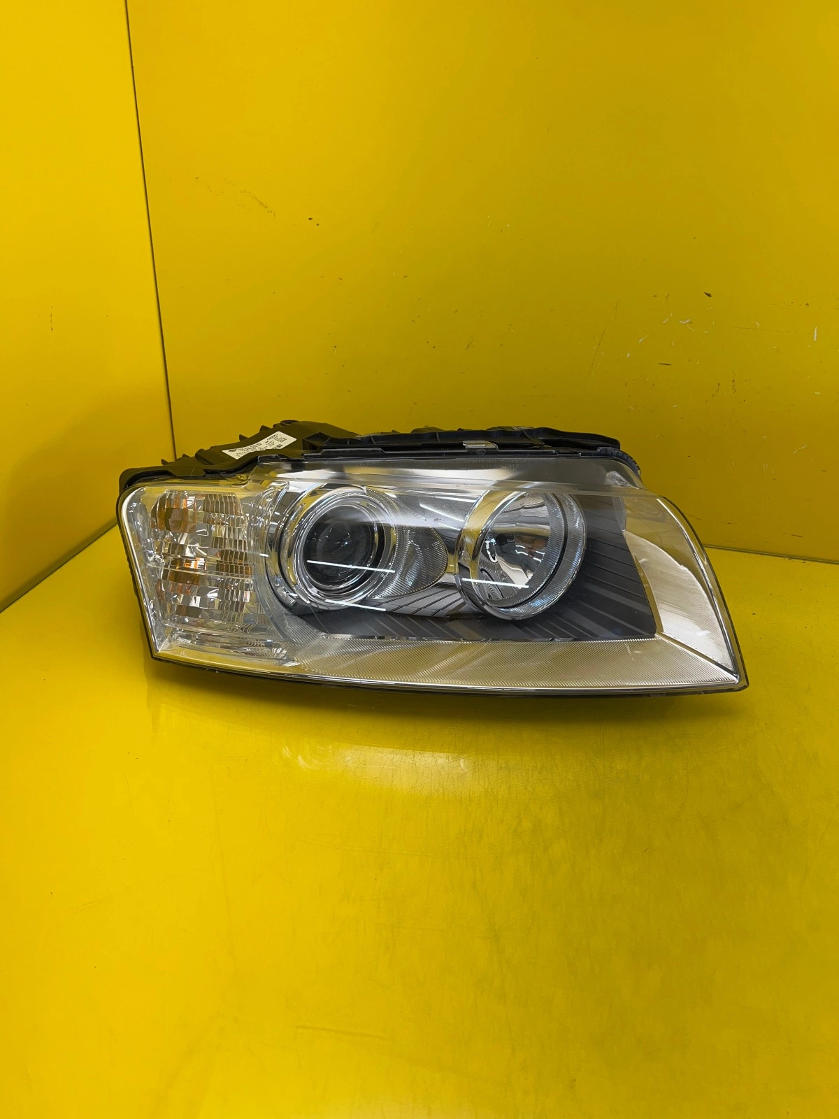 Phare droit Audi A8 D3 Lift Xenon 4E0941004BQ Autolamps Phare droit Audi A8 D3 Lift Xenon 4E0941004BQ