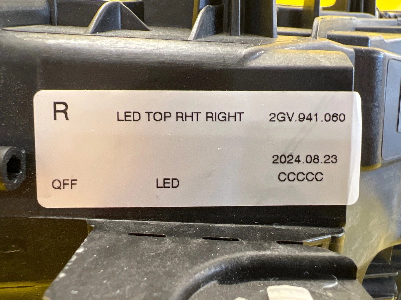 Phare droit VW T-ROC 2025- 2GV941060 Autolamps 2 Phare droit VW T-ROC 2025- 2GV941060