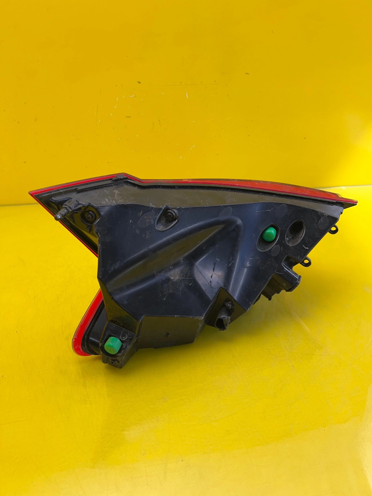 Audi E-tron GT Feu arrière gauche Led 4J3945091 Autolamps 4 Audi E-tron GT Feu arrière gauche Led 4J3945091