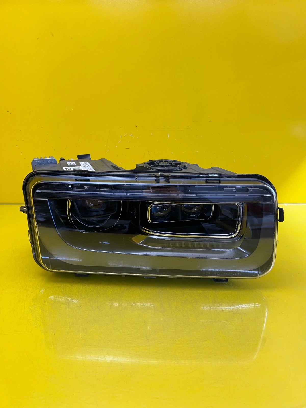 Phare droit Rolls-Royce Phantom II STARLIGHT 2023 Laser 5A196F8 Autolamps Phare droit Rolls-Royce Phantom II STARLIGHT 2023 Laser 5A196F8