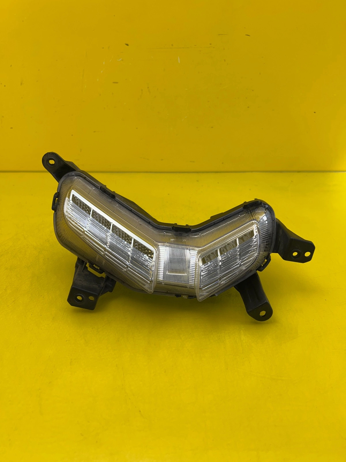 Right Kia E-Niro Halogen Fog Lamp Led DRL Autolamps Right Kia E-Niro Halogen Fog Lamp Led DRL