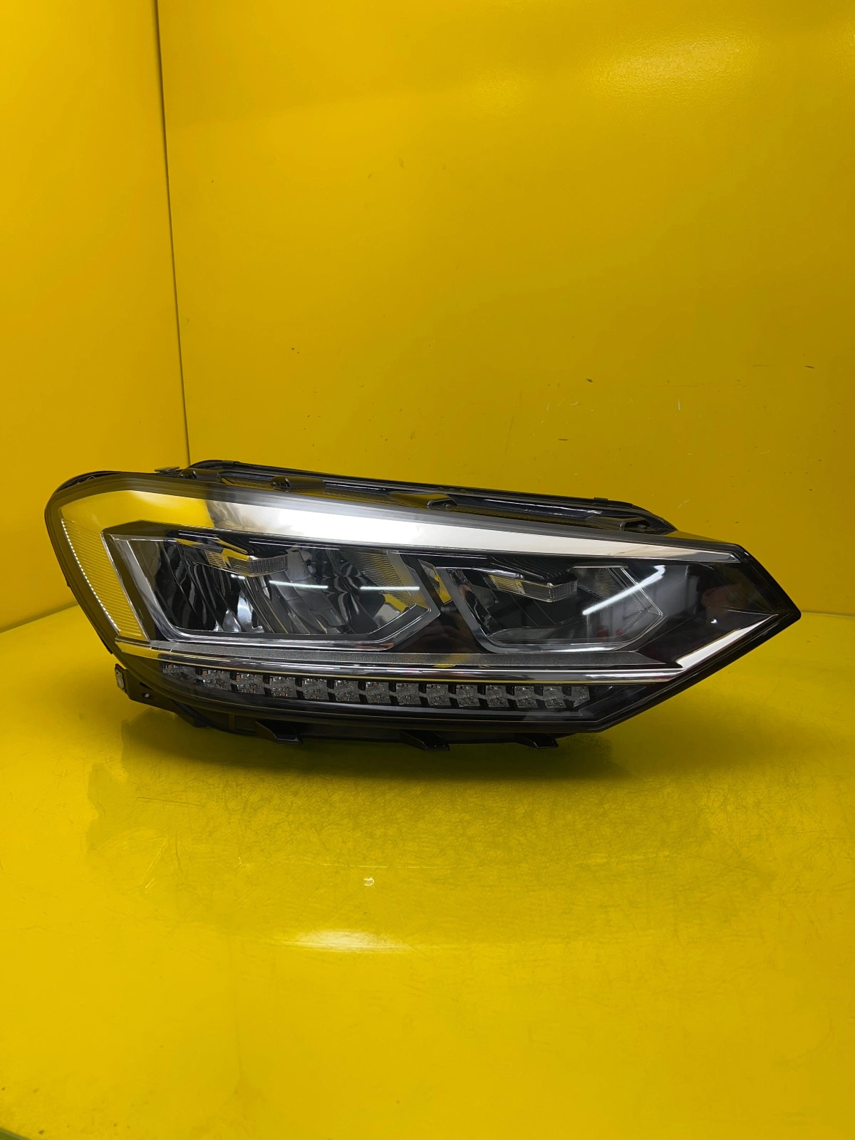 Phare droit VW Touran 3 III 5TB 15- Full Led 5TB941036B Autolamps Phare droit VW Touran 3 III 5TB 15- Full Led 5TB941036B