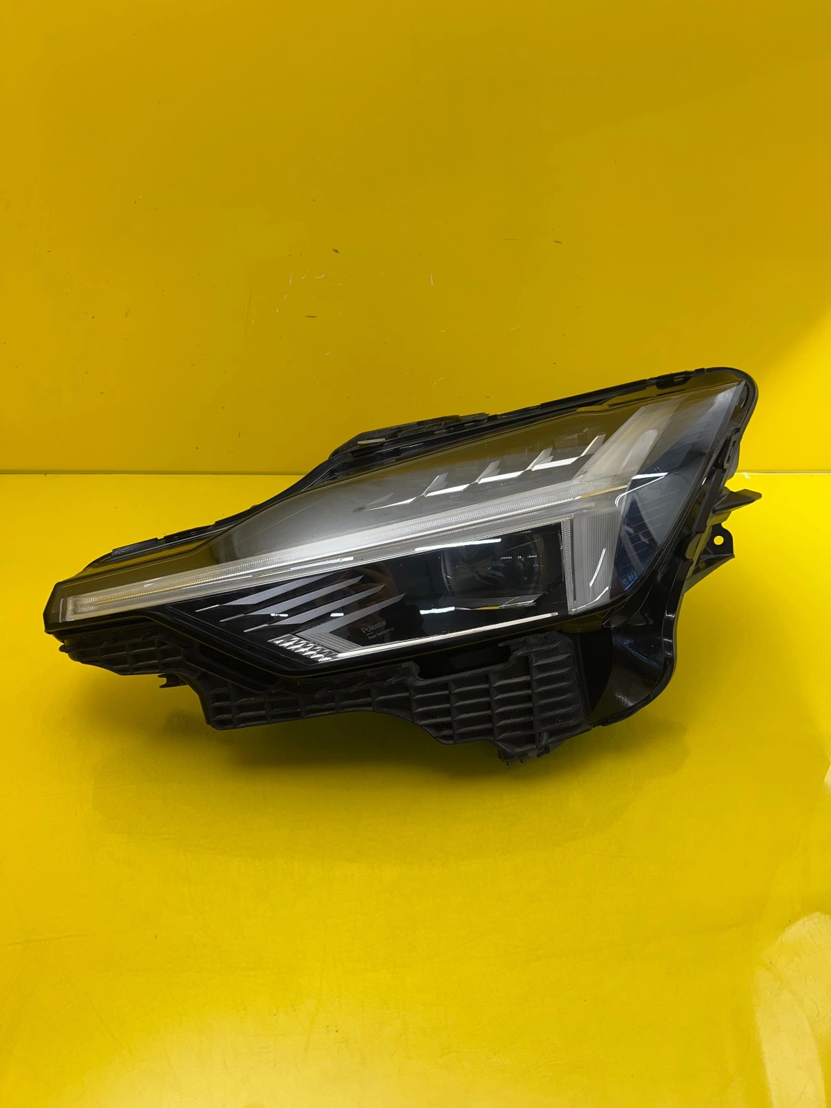 Phare gauche Volvo Polestar 3 Full Led P32392330 Autolamps Phare gauche Volvo Polestar 3 Full Led P32392330