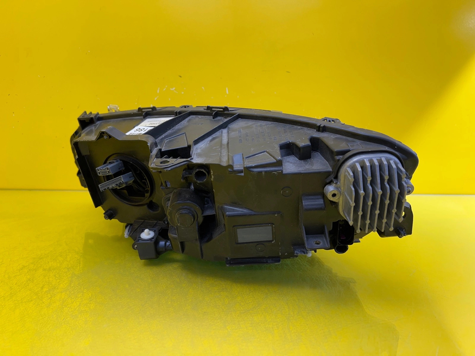 Phare droit Volvo SV90 S90 V90 Mid Led 32420452 Autolamps 3 Phare droit Volvo SV90 S90 V90 Mid Led 32420452