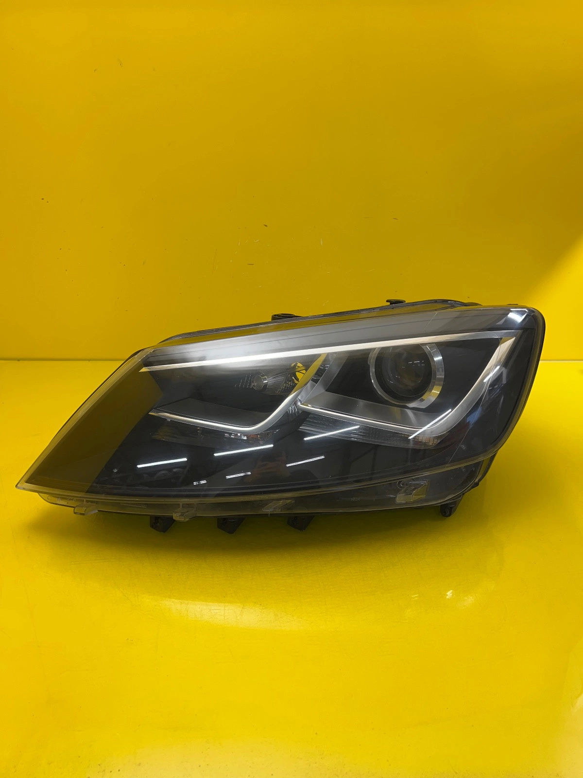 Phare gauche Seat Alhambra 2 II 7N5 10- Bi-Xenon 7N5941751 Autolamps Phare gauche Seat Alhambra 2 II 7N5 10- Bi-Xenon 7N5941751