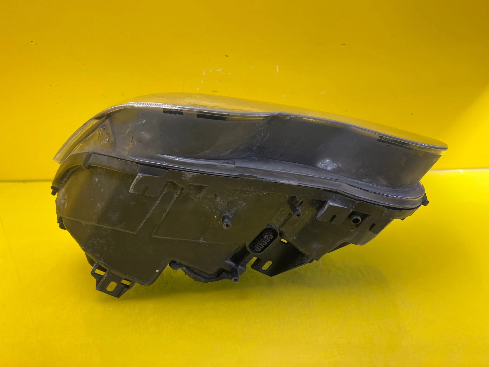 Phare droit BMW 7 E65 Xenon 01-05 8379682 Autolamps 5 Phare droit BMW 7 E65 Xenon 01-05 8379682