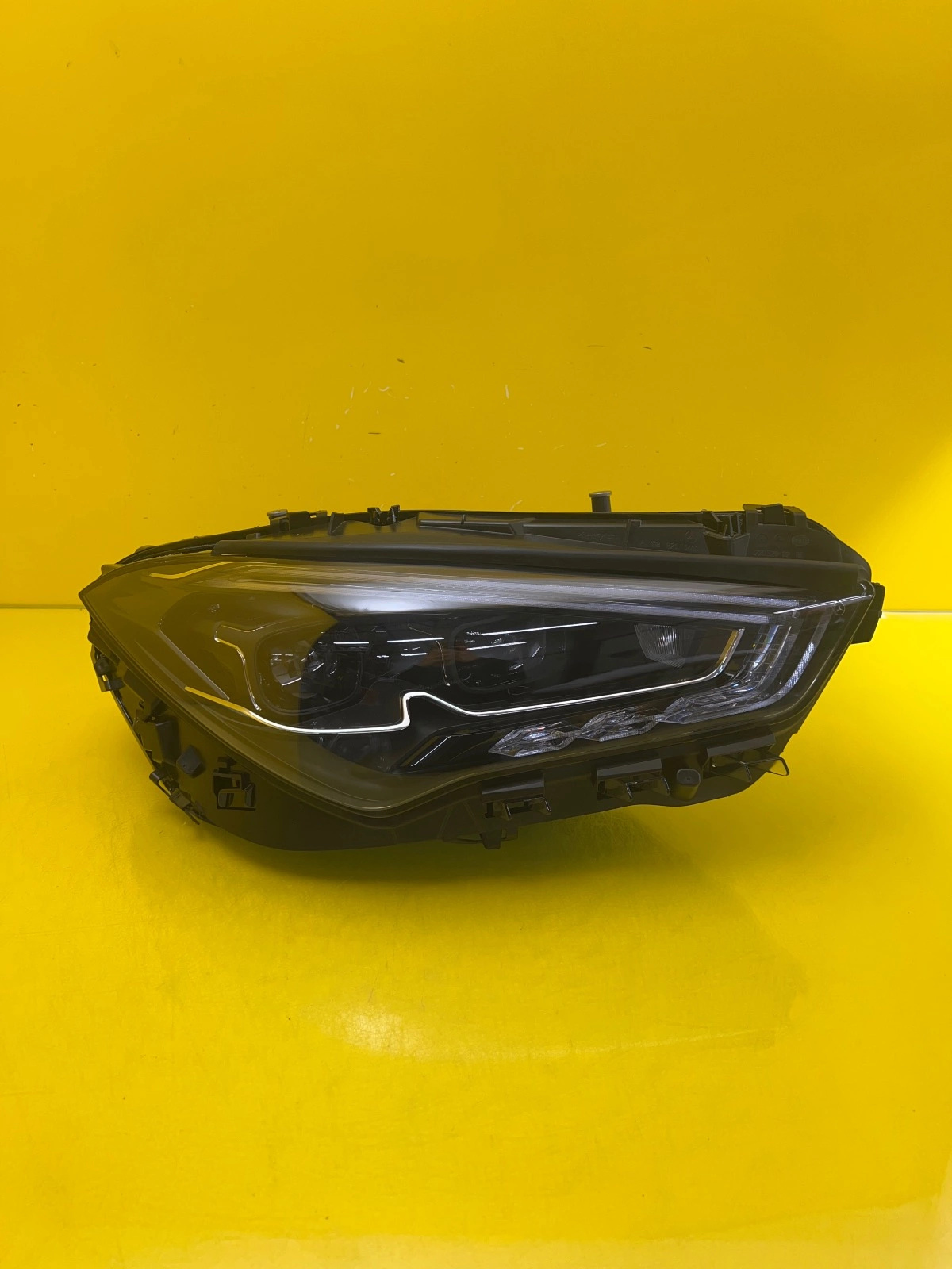 Phare droit Mercedes CLA W118 Lift Full Led A1189061401 Autolamps Phare droit Mercedes CLA W118 Lift Full Led A1189061401