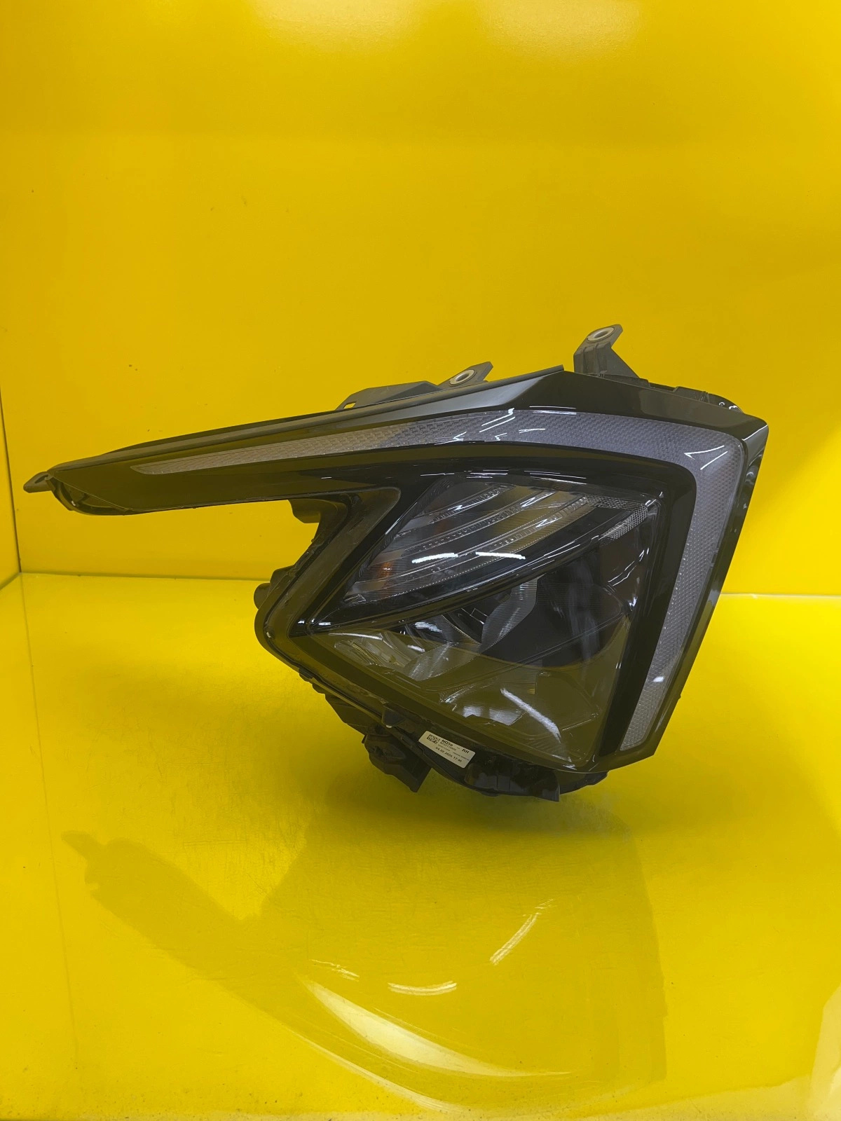 Phare droit Kia Sportage V Led 92102R2000 Autolamps Phare droit Kia Sportage V Led 92102R2000