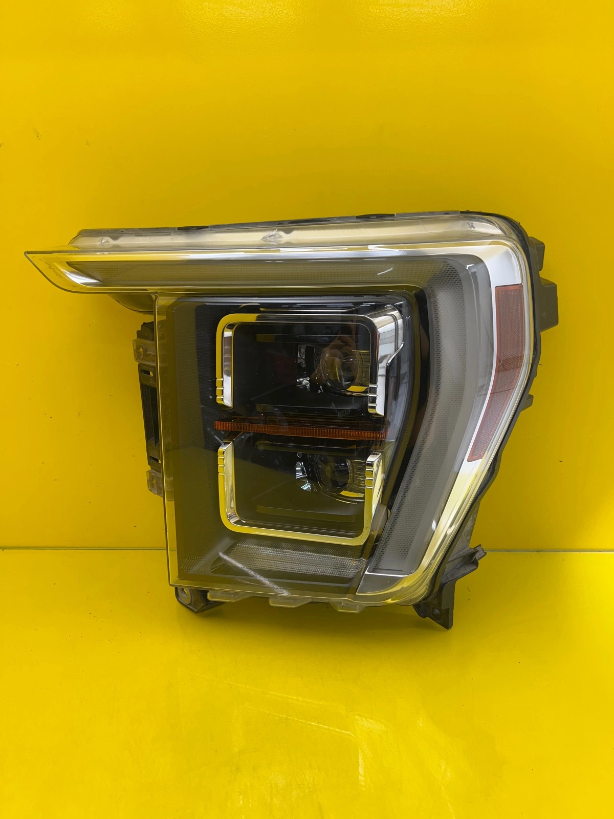 Phare gauche Ford F150 F-150 Full Led 21- ML34-13E017-AK USA Autolamps Phare gauche Ford F150 F-150 Full Led 21- ML34-13E017-AK USA