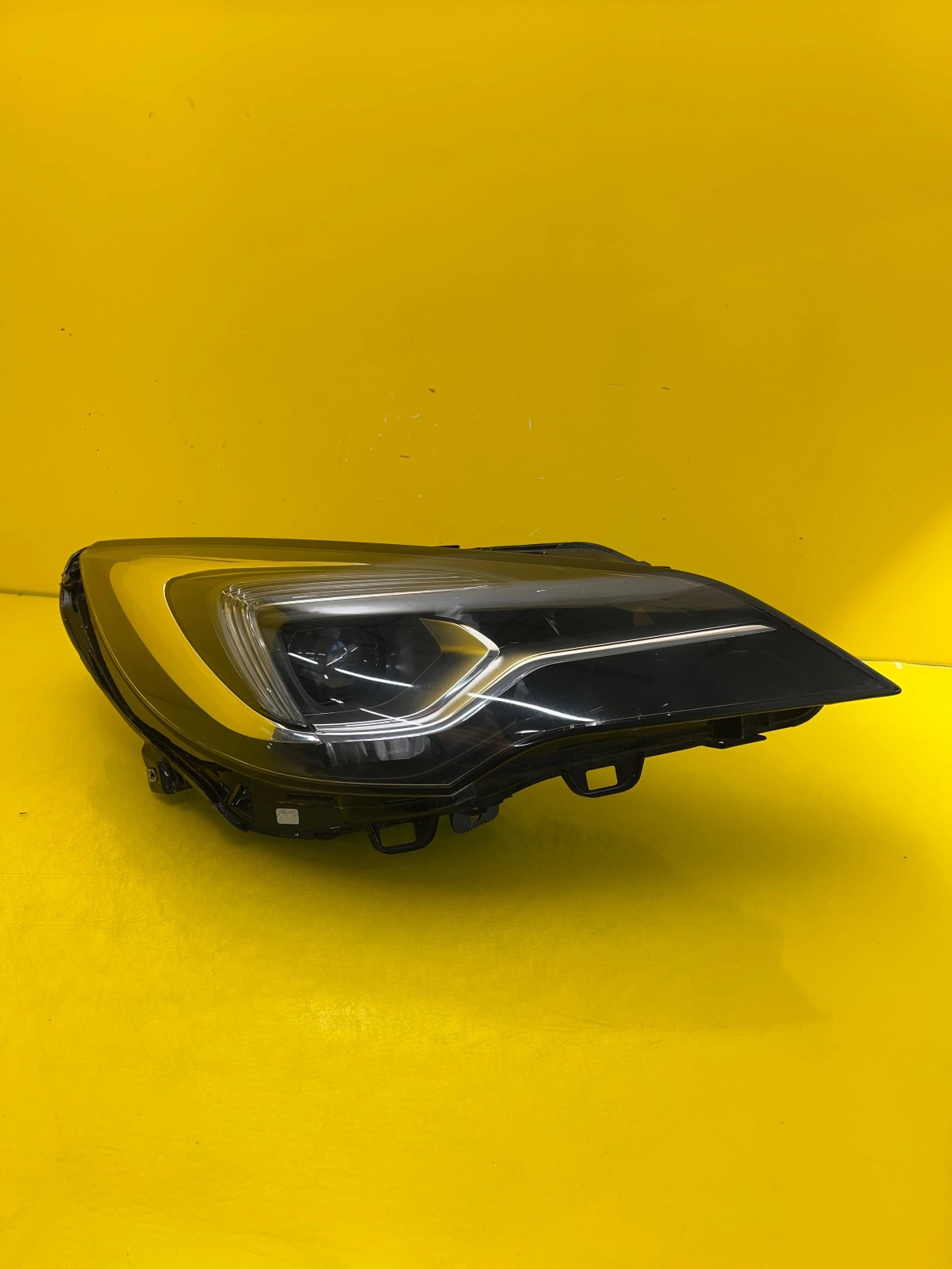 Phare droit Opel Astra K V 5 Full Led 39111150 Autolamps Phare droit Opel Astra K V 5 Full Led 39111150