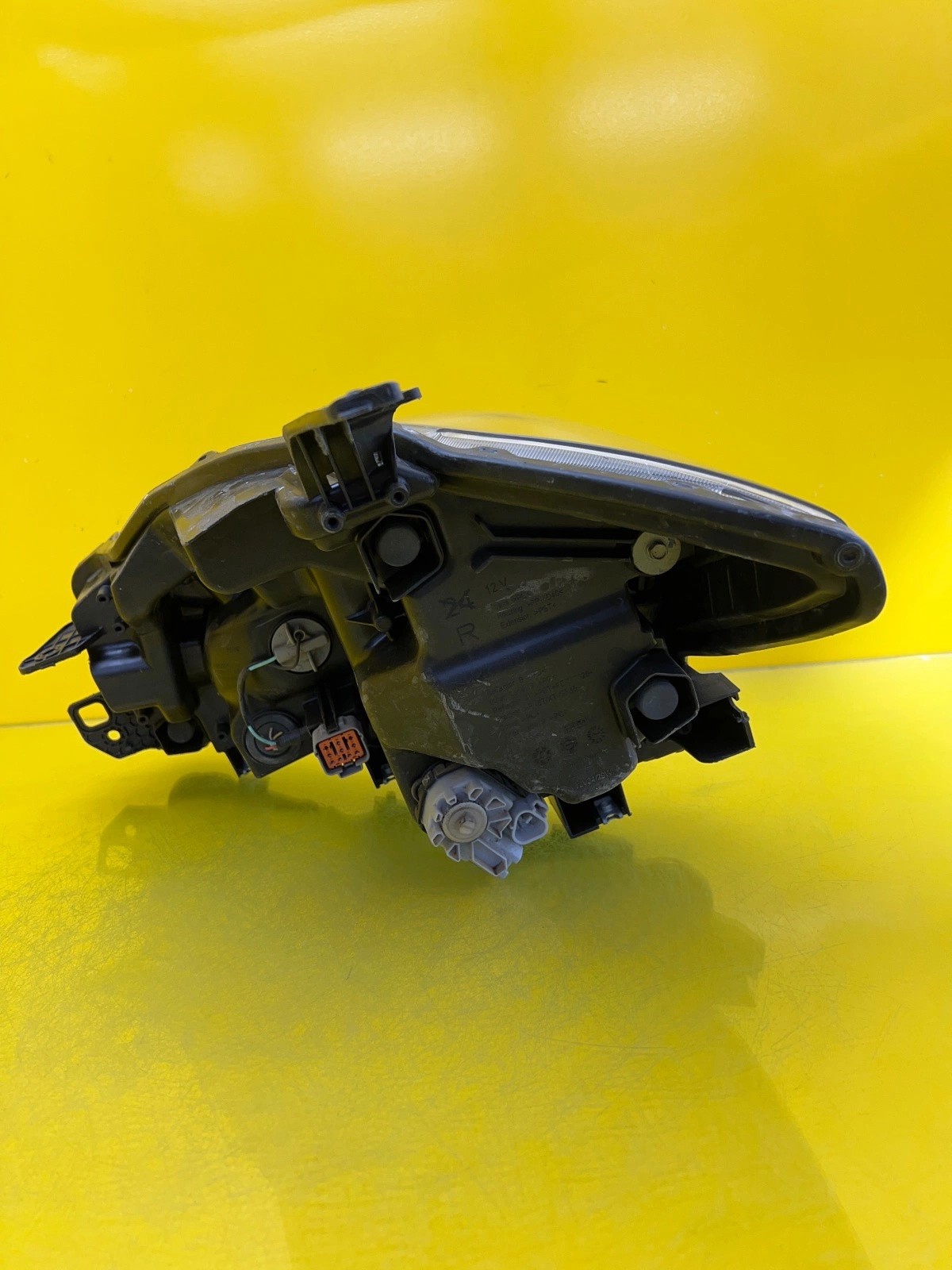 Phare droit Suzuki SX4 II S-Cross Led 16-21 100-18738 Autolamps 4 Phare droit Suzuki SX4 II S-Cross Led 16-21 100-18738